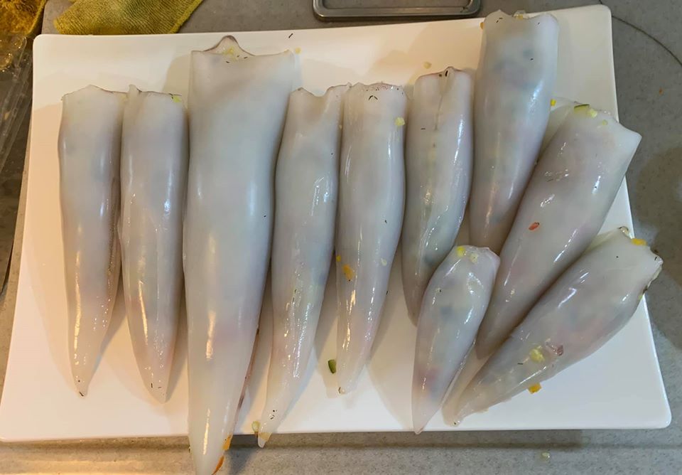 10隻透抽捲全部塞好。