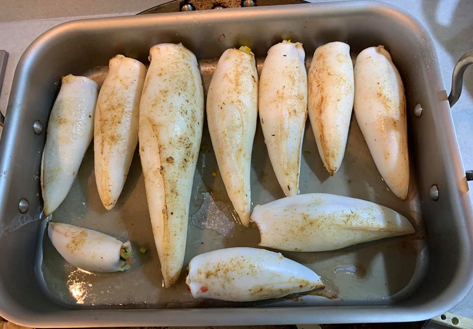 焗烤出爐的透抽燉菜捲。