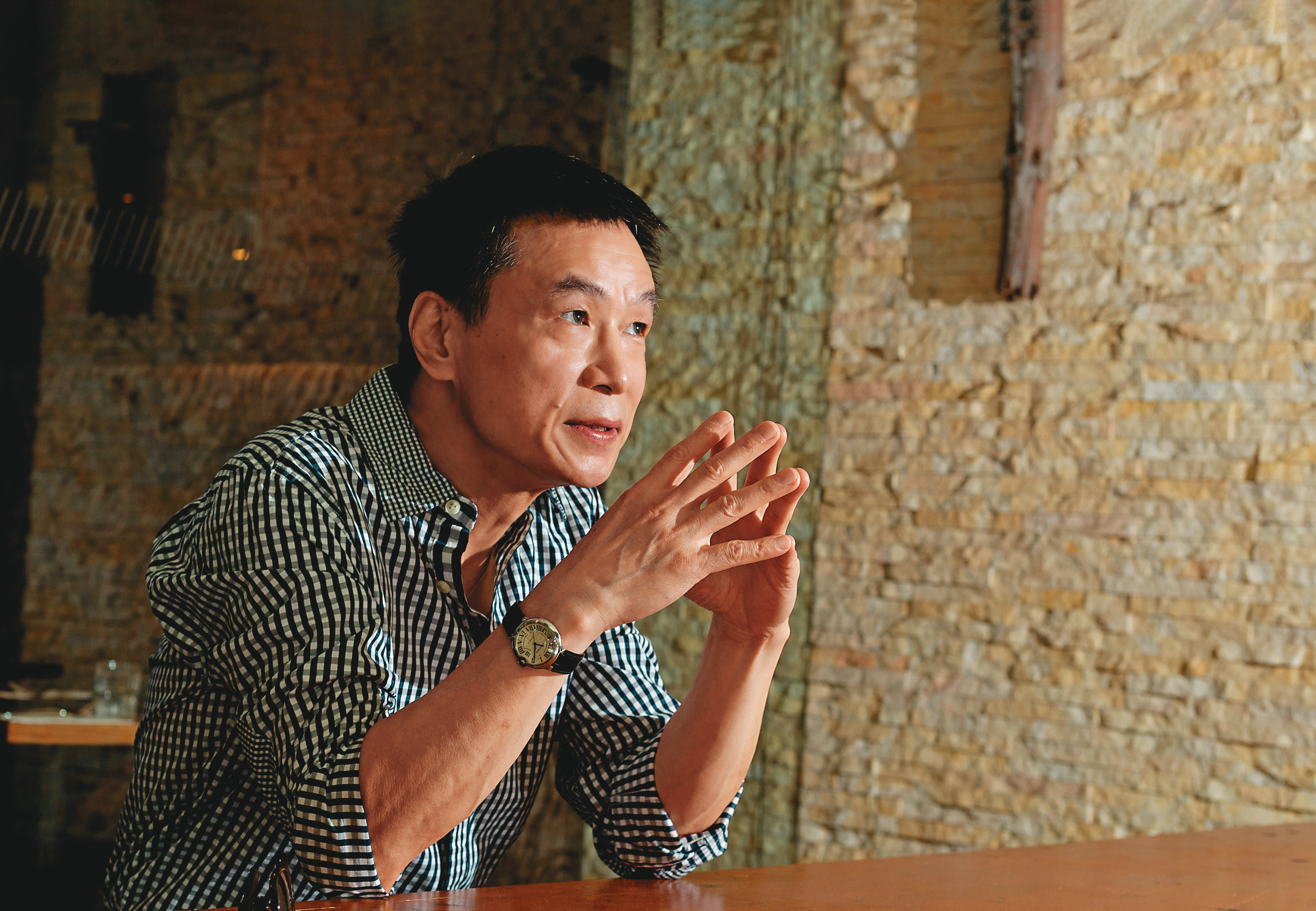 獲2座金鐘獎肯定的李天柱，個性剛烈直接，常不小心得罪人，他對戲自有堅持，也覺得做人要不時和環境抗爭一下，才能讓自己變強壯。