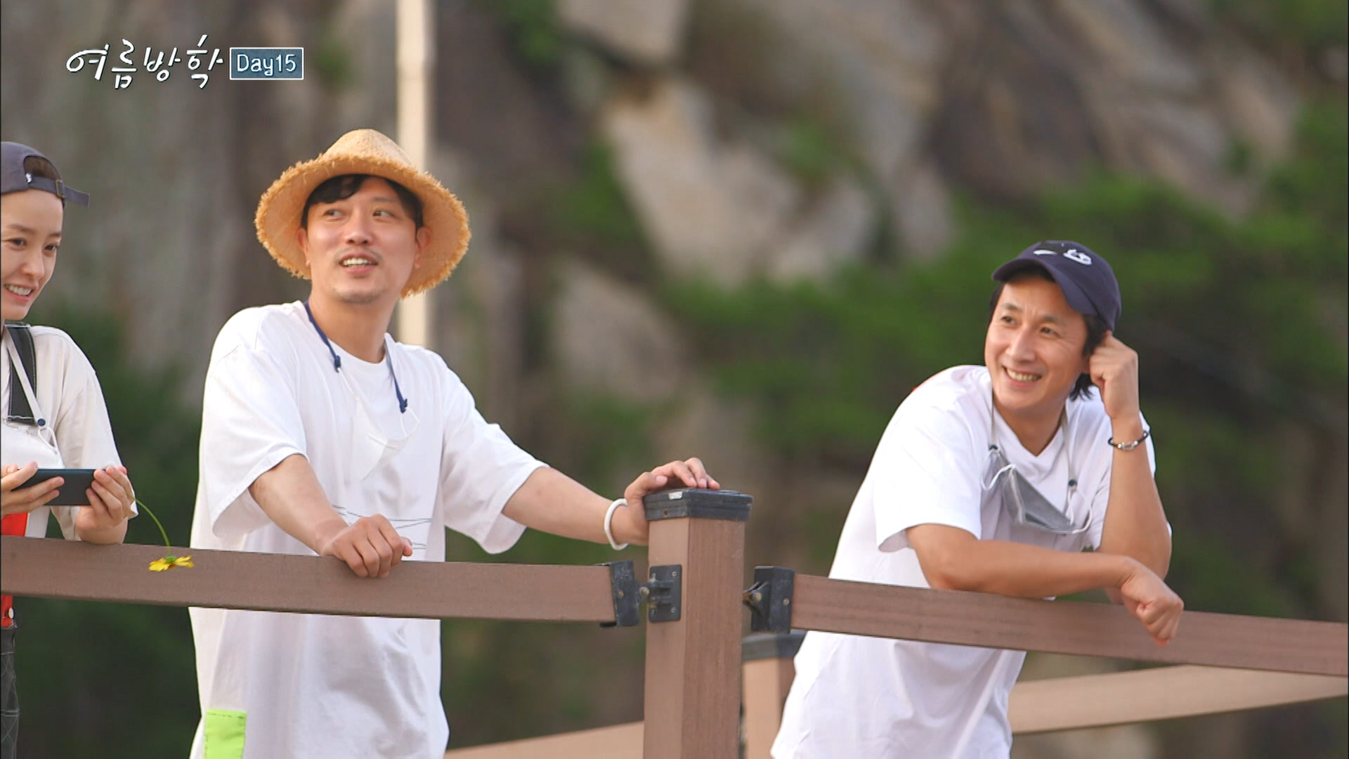 李善均（右）和朴喜洵（中）到《暑假》當嘉賓。（friDay影音提供）