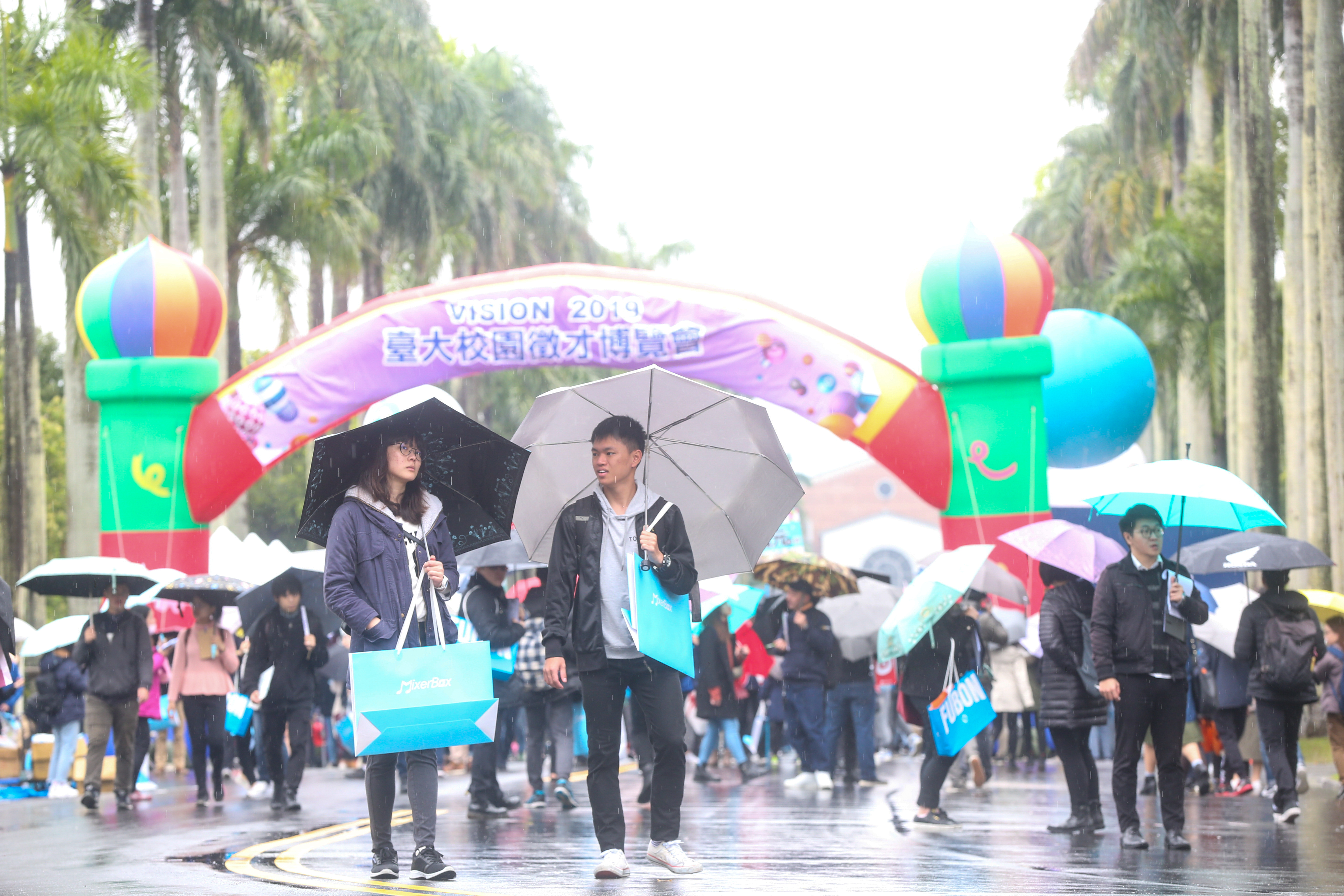 北市勞動局近日收到不少民眾陳情「徵才薪資不透明」，示意圖，非當事人。（本刊資料照）