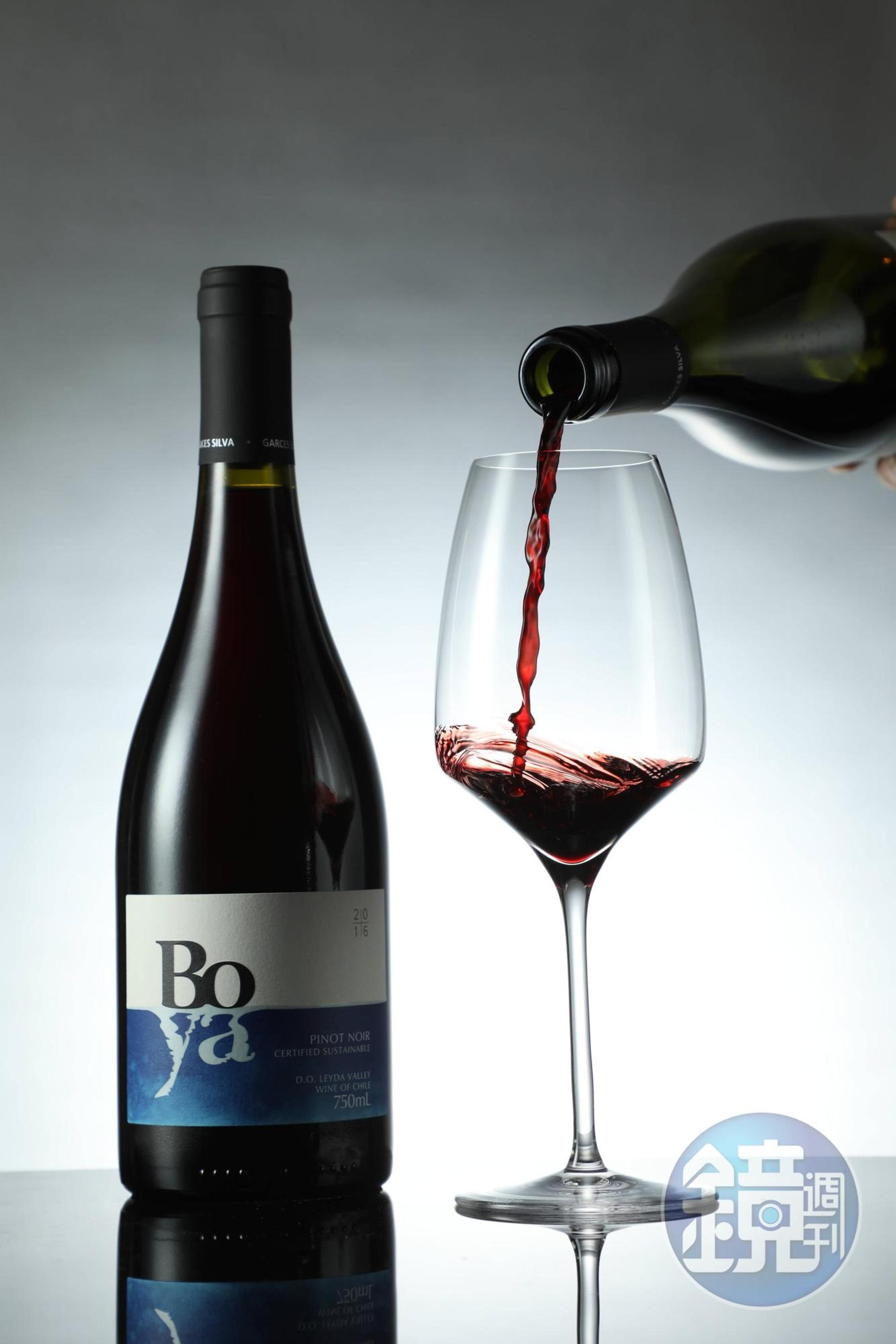 智利「Garcés Silva」酒莊的「Boya Pinot Noir, Leyda Valley, Chile」，有鹹鹹葡萄柚氣息。（Super Bar隨機供應酒款）