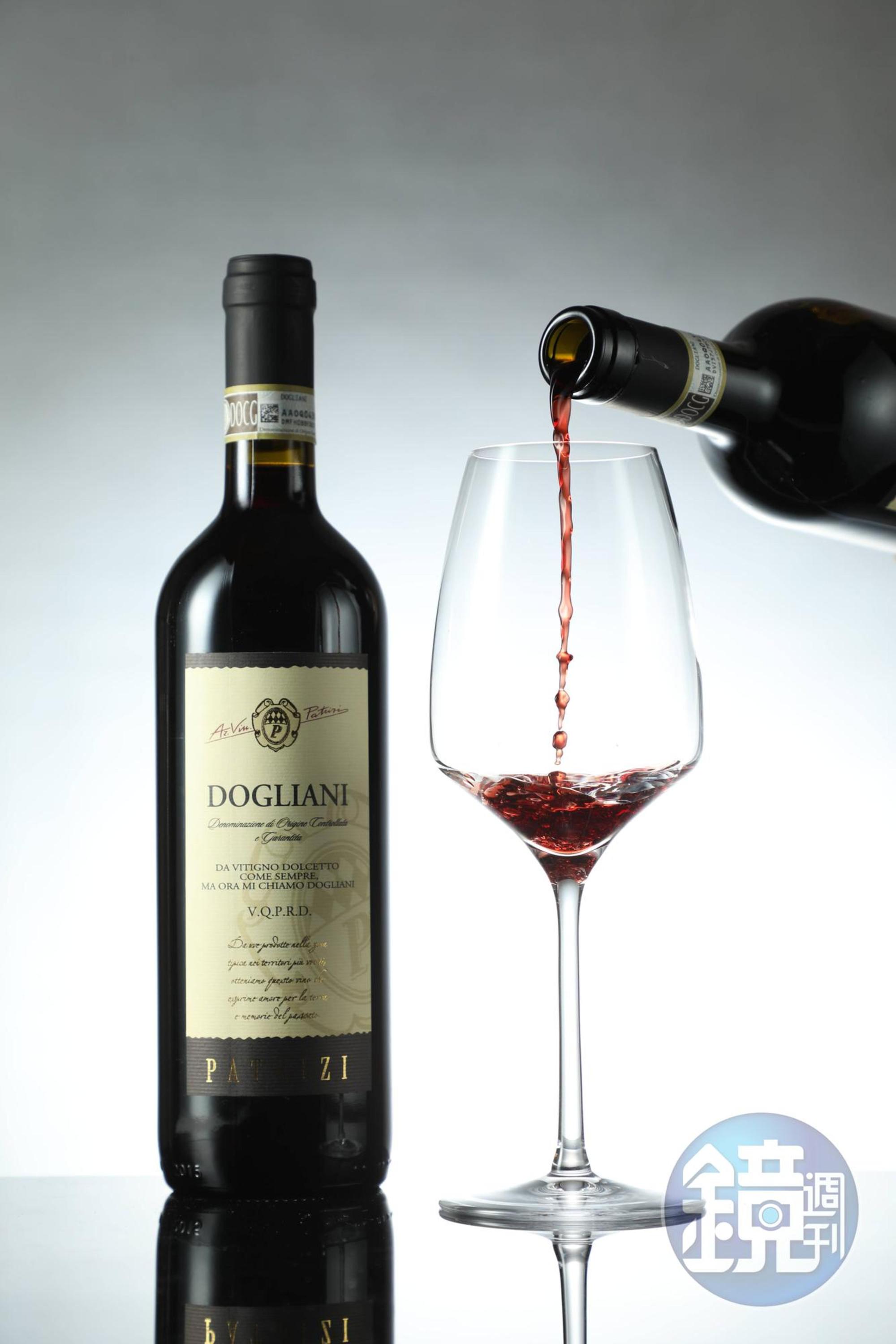 義大利「Manfredi」酒莊的「Dogliani Dolcetto, Piedmont, Italy」，帶烏梅感。（Super Bar隨機供應酒款）