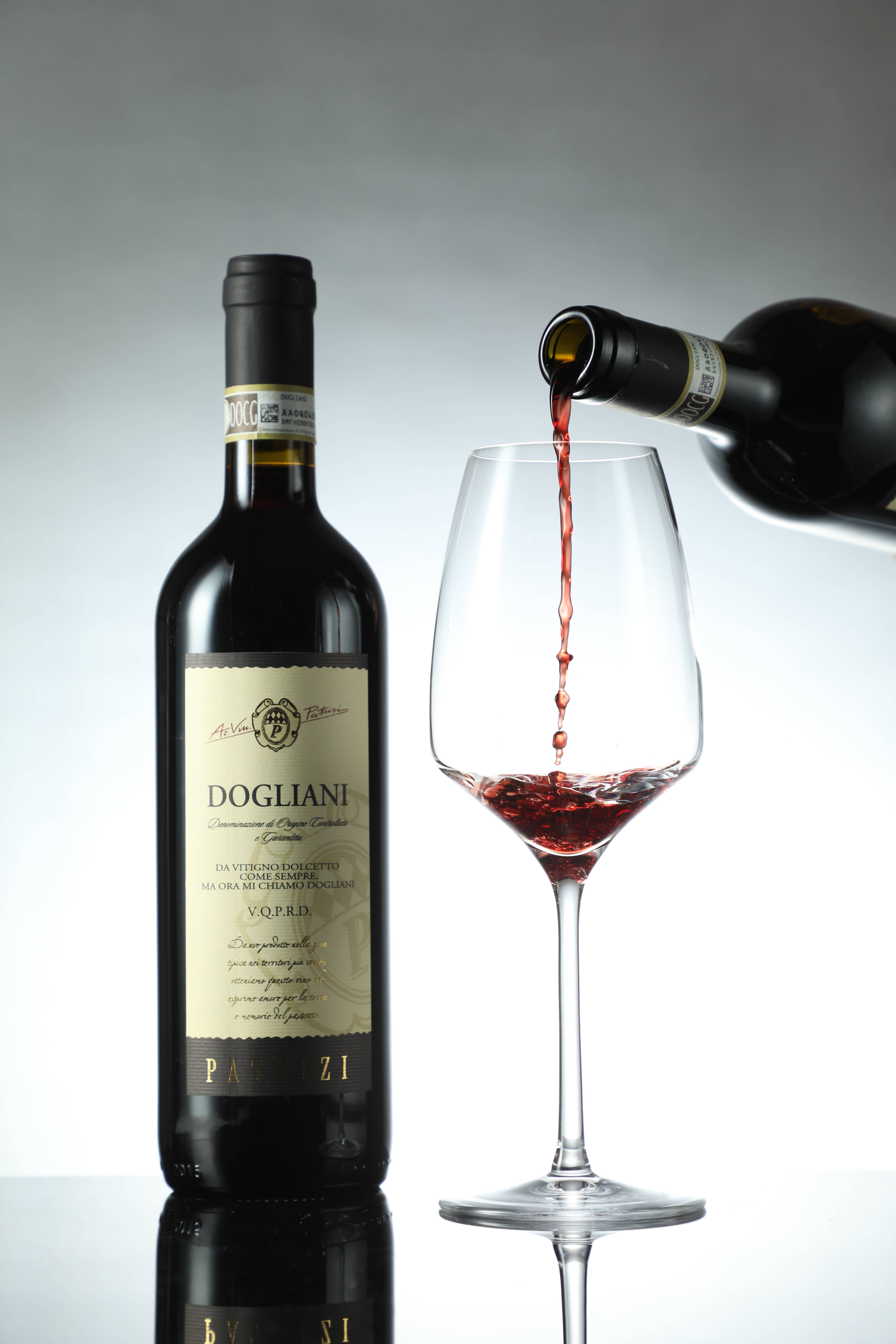 義大利「Manfredi」酒莊的「Dogliani Dolcetto, Piedmont, Italy」，帶烏梅感。（Super Bar隨機供應酒款）