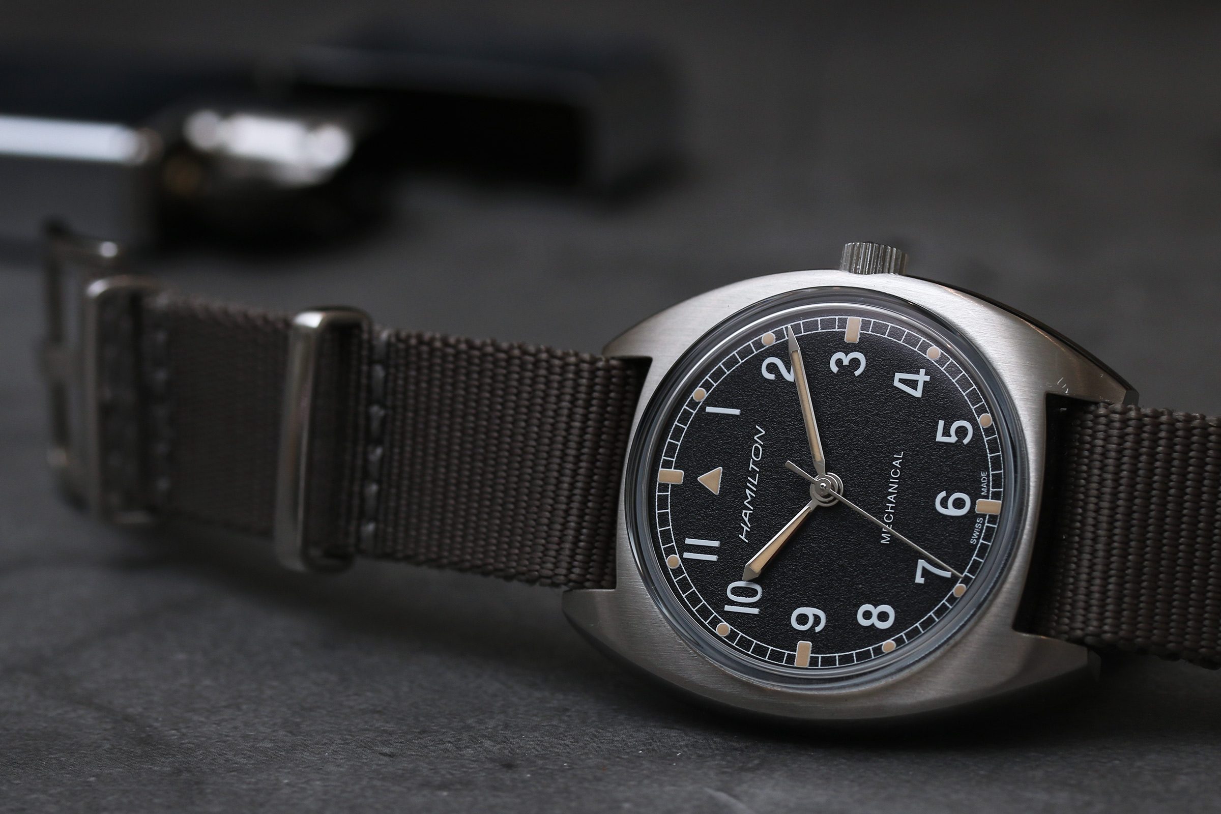 【試戴報告】HAMILTON Pilot Pioneer Mechanical：W10古董軍錶完美復刻