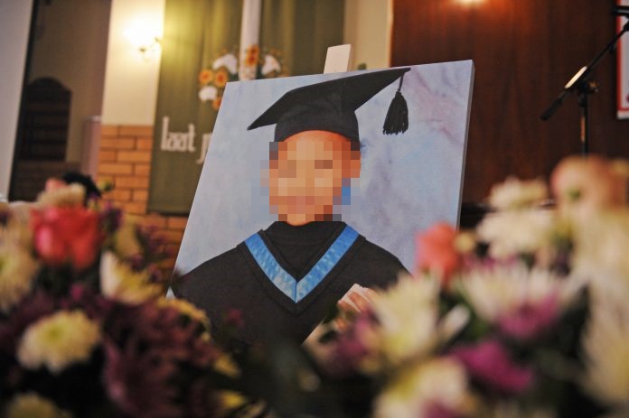 遭殺害的8歲女童塔茲是家中3姊妹中的老大，禮貌、樂觀且具領導才能，父母表示連認識不久的新學校師生都很喜歡她。（翻攝自Twitter@247 News Africa）