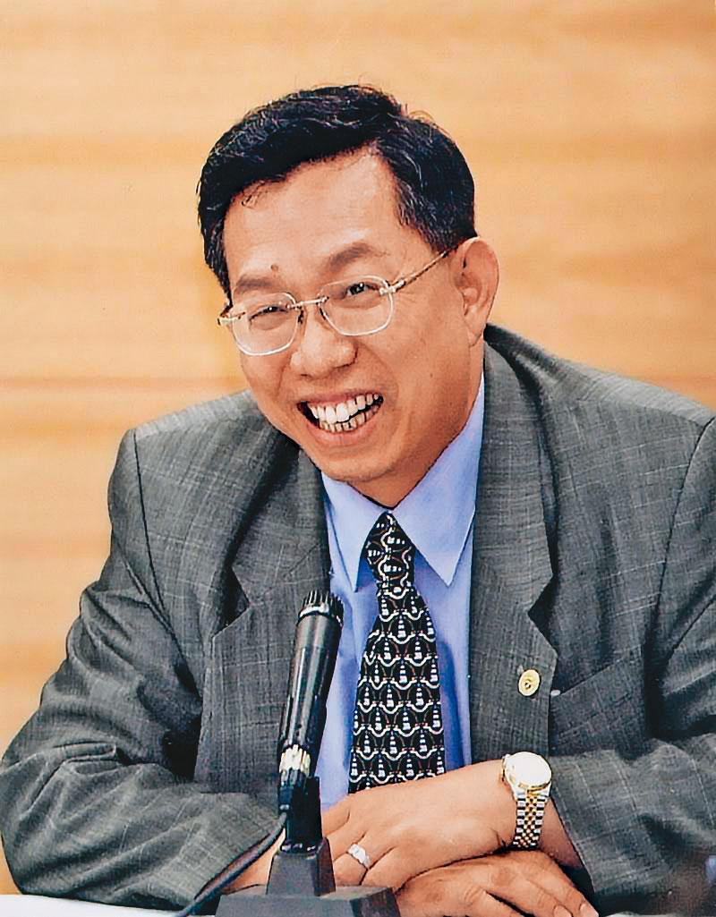 蘇益仁認為,10月後流感漸入高峰,如何備戰武漢肺炎的冬天防疫工作,比討論要不要普篩更重要。(翻攝成功大學官網)