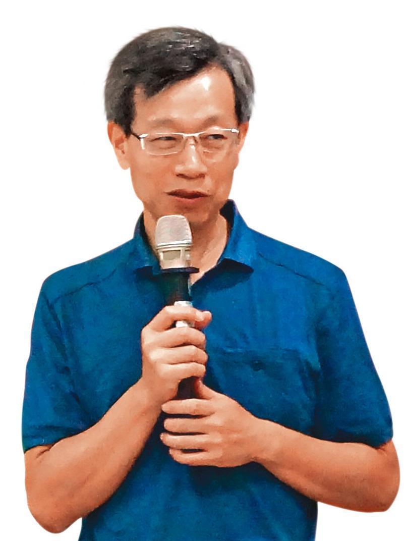 彰化縣衛生局長葉彥伯主動採檢無症狀居家檢疫者惹議,引發入境普篩辯論,藍綠大打防疫政治攻防戰。(翻攝陽明大學電子報)