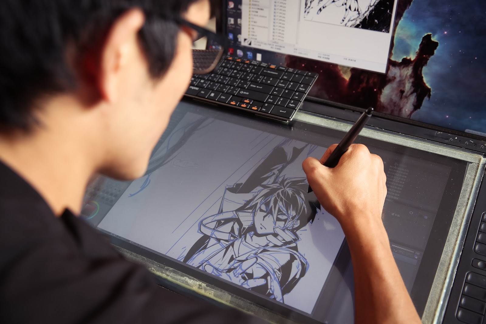 從就讀建築系到當漫畫家，彭傑笑說「一切都計算過」。