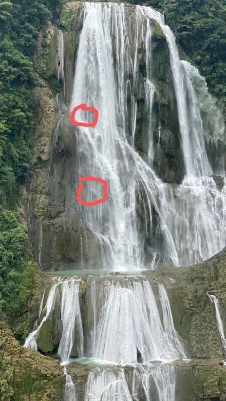 遊客挑戰貴州網紅景點「滴水灘瀑布」垂降慘死。(翻攝自微博)