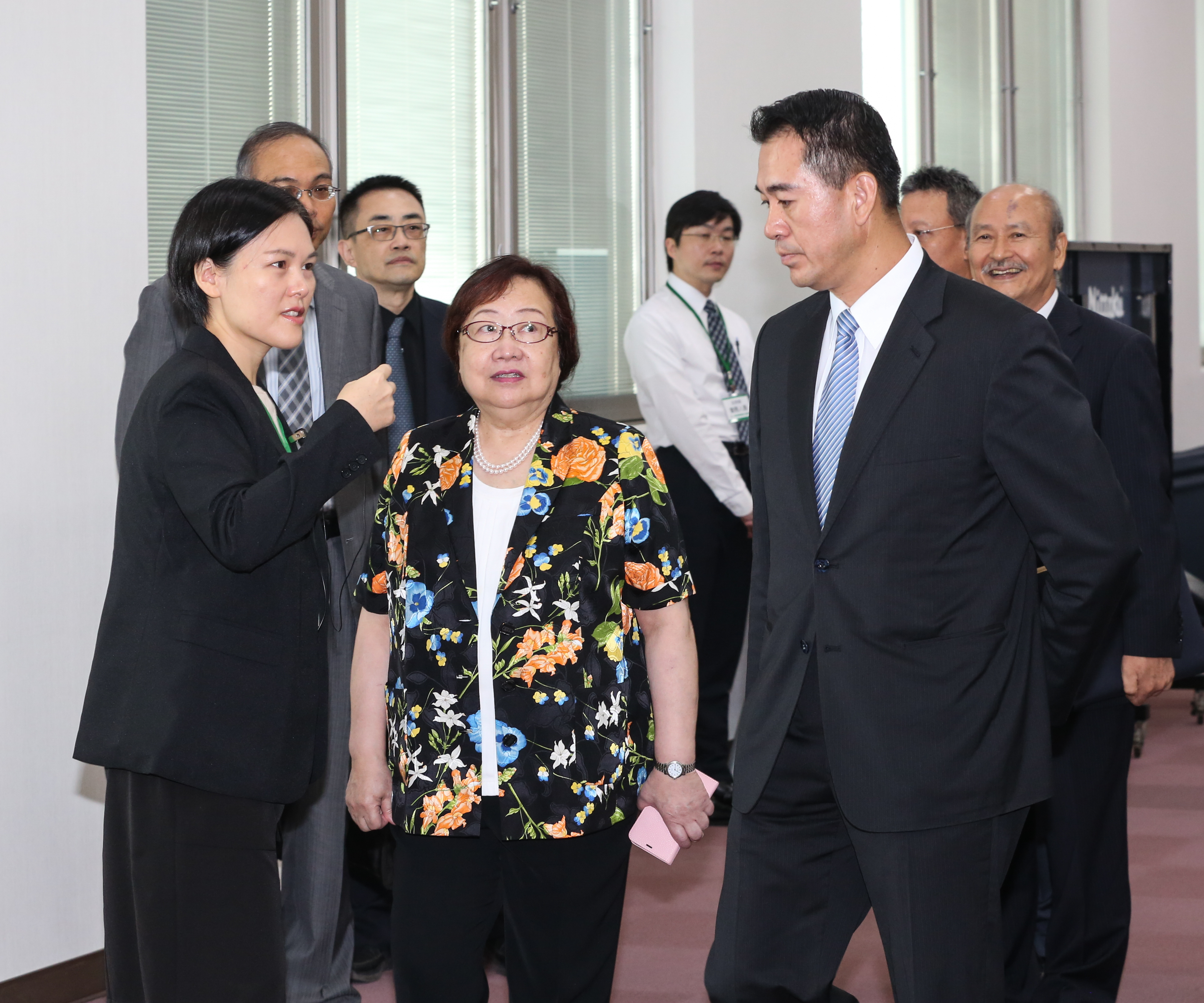 長榮國際董事長柯麗卿前年底在車上遭人噴辣椒水，檢方今依恐嚇等罪將謝國獻等11人起訴。 （本刊資料照）