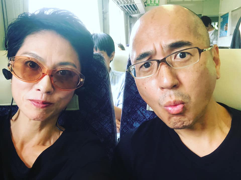 台裔日本參議員蓮舫（左）與自由作家村田信之（右）結束27年的婚姻關係。（翻攝蓮舫臉書）