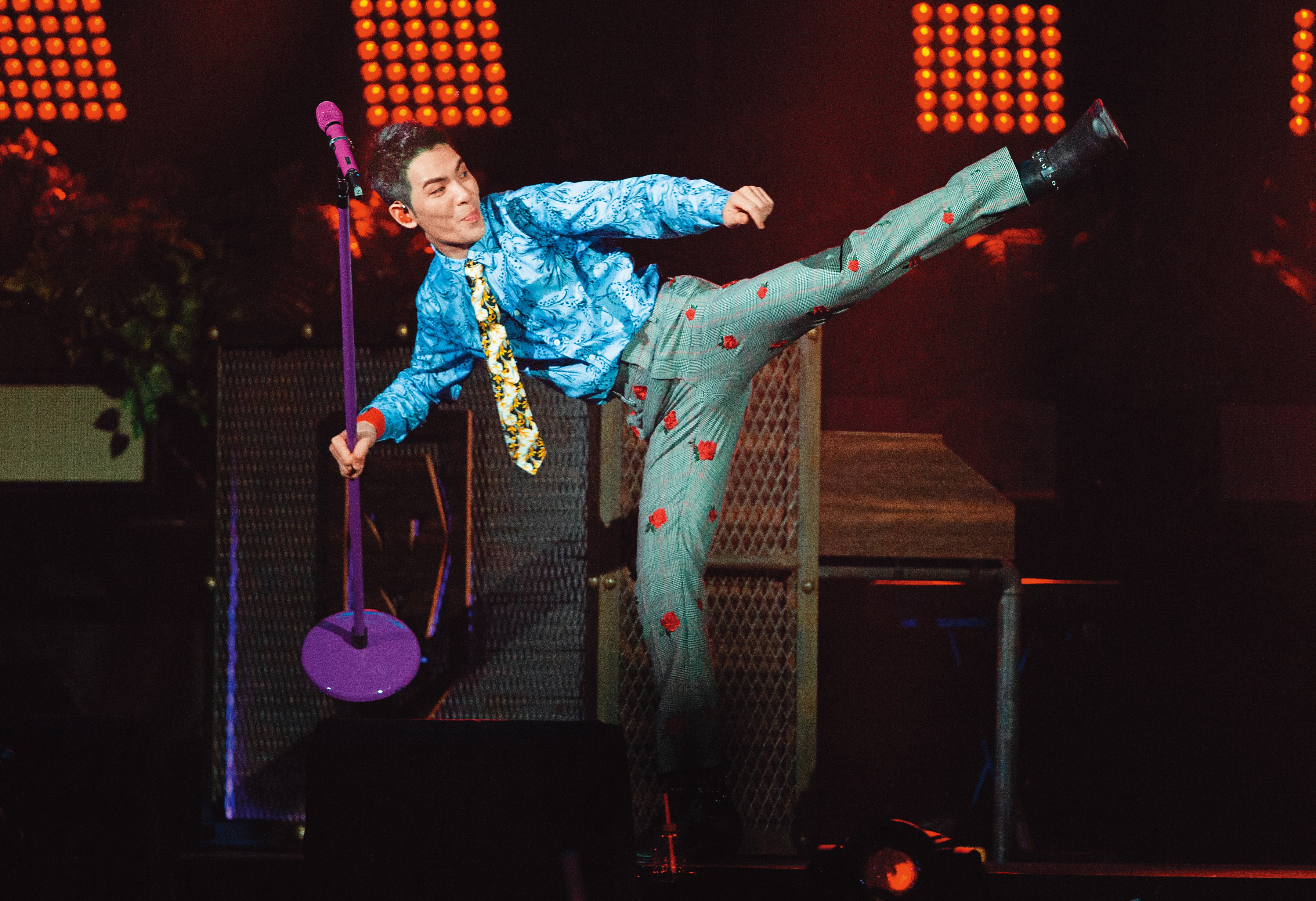 蕭敬騰一個踢腿，證明查埔人不只剩一支嘴，腰力跟柔軟度也很可以。