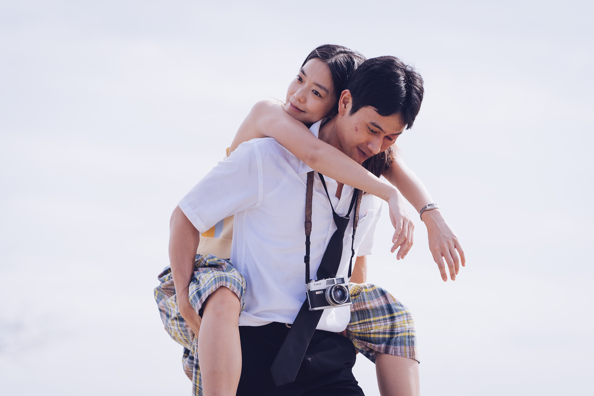 《消失的情人節》裡,「大霈」李霈瑜 (左)做什麼都比別人快,劉冠廷做什麼都比別人慢。(牽猴子提供)