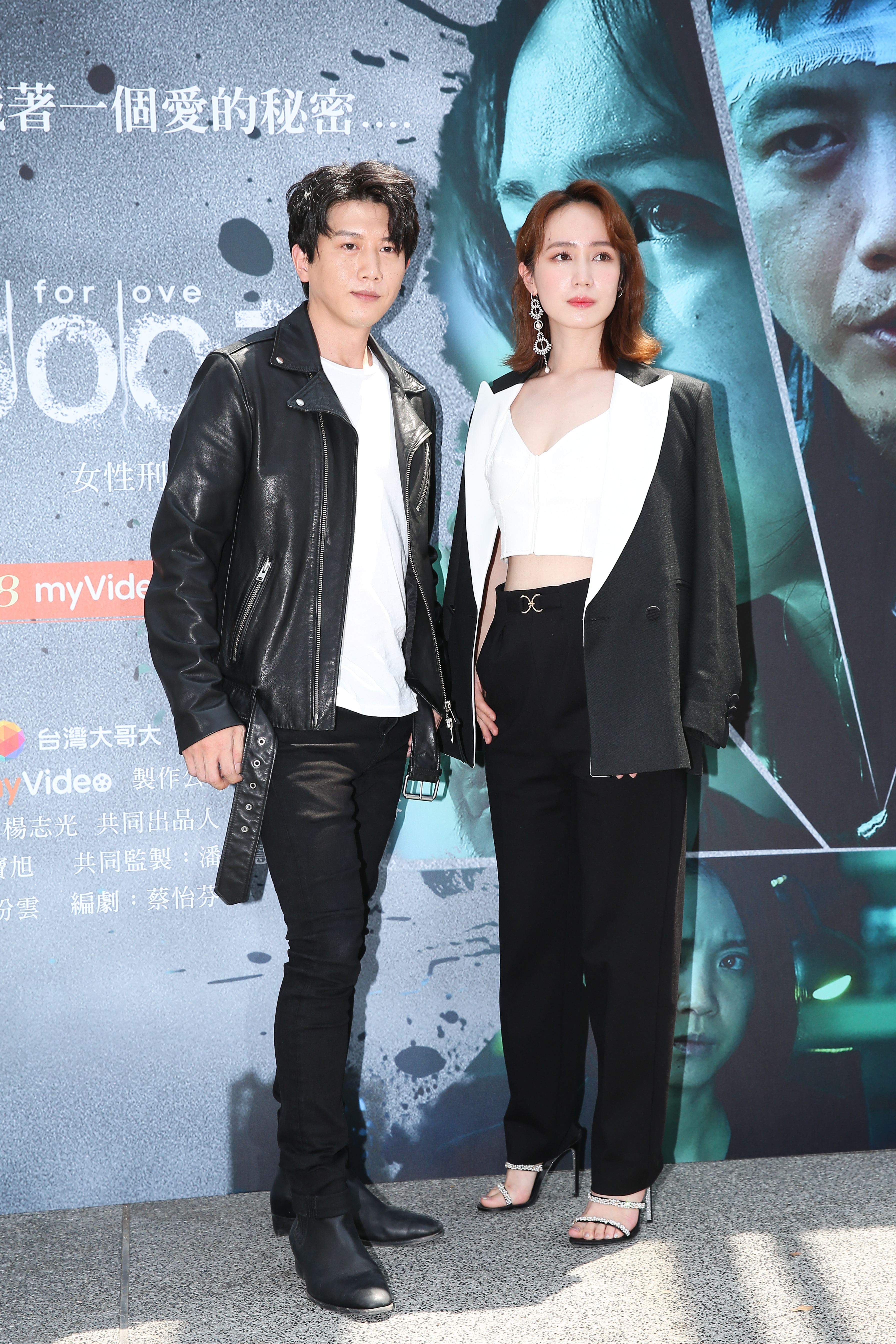 《追兇500天》首映記者會出席演員,莫子儀與小薰一同出席,小薰很欣賞莫子儀,因很會帶對手入戲。