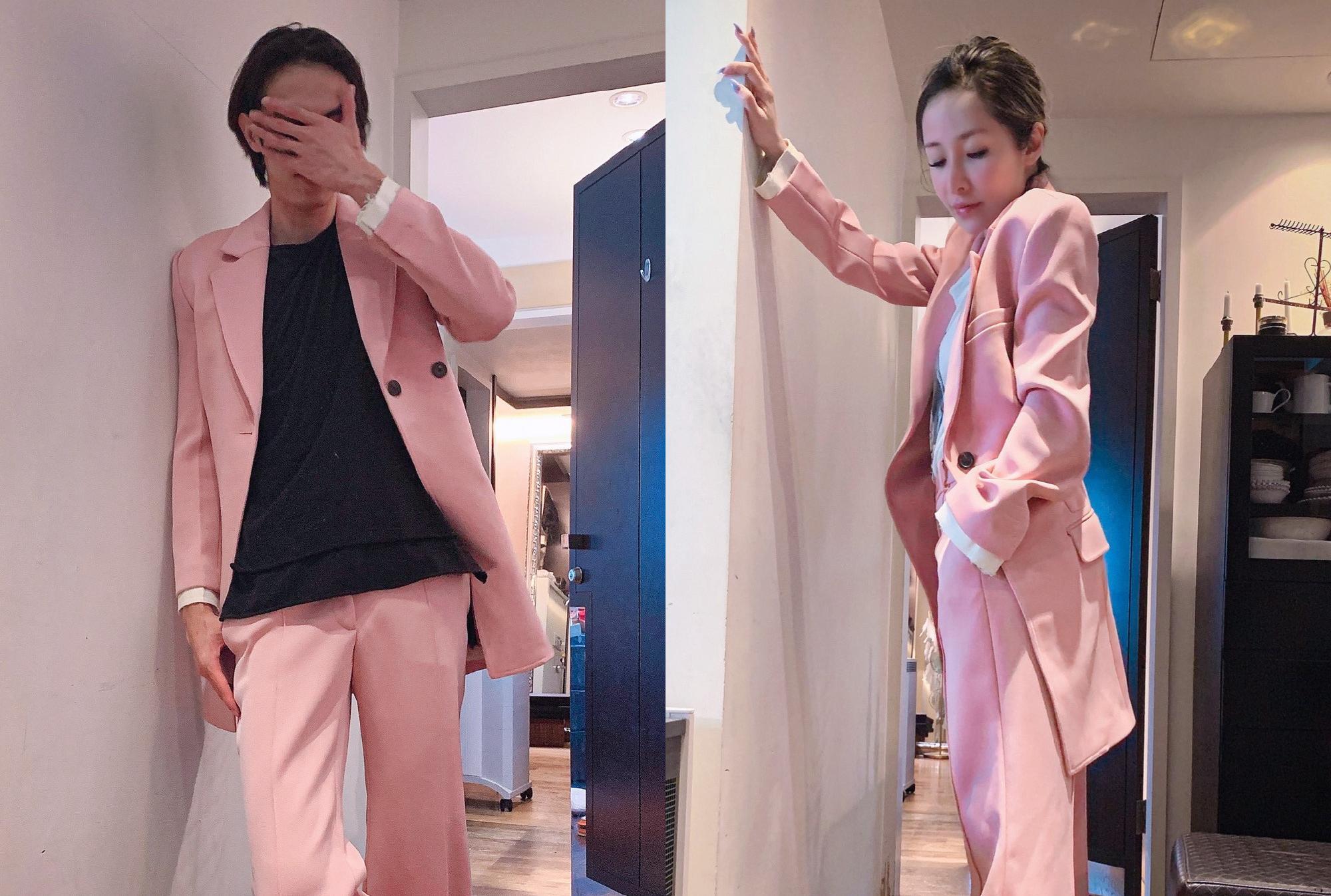 蕭亞軒與小她16歲的男友黃皓同穿粉紅色西裝,大方放閃。(翻攝自軒亞娛樂微博)