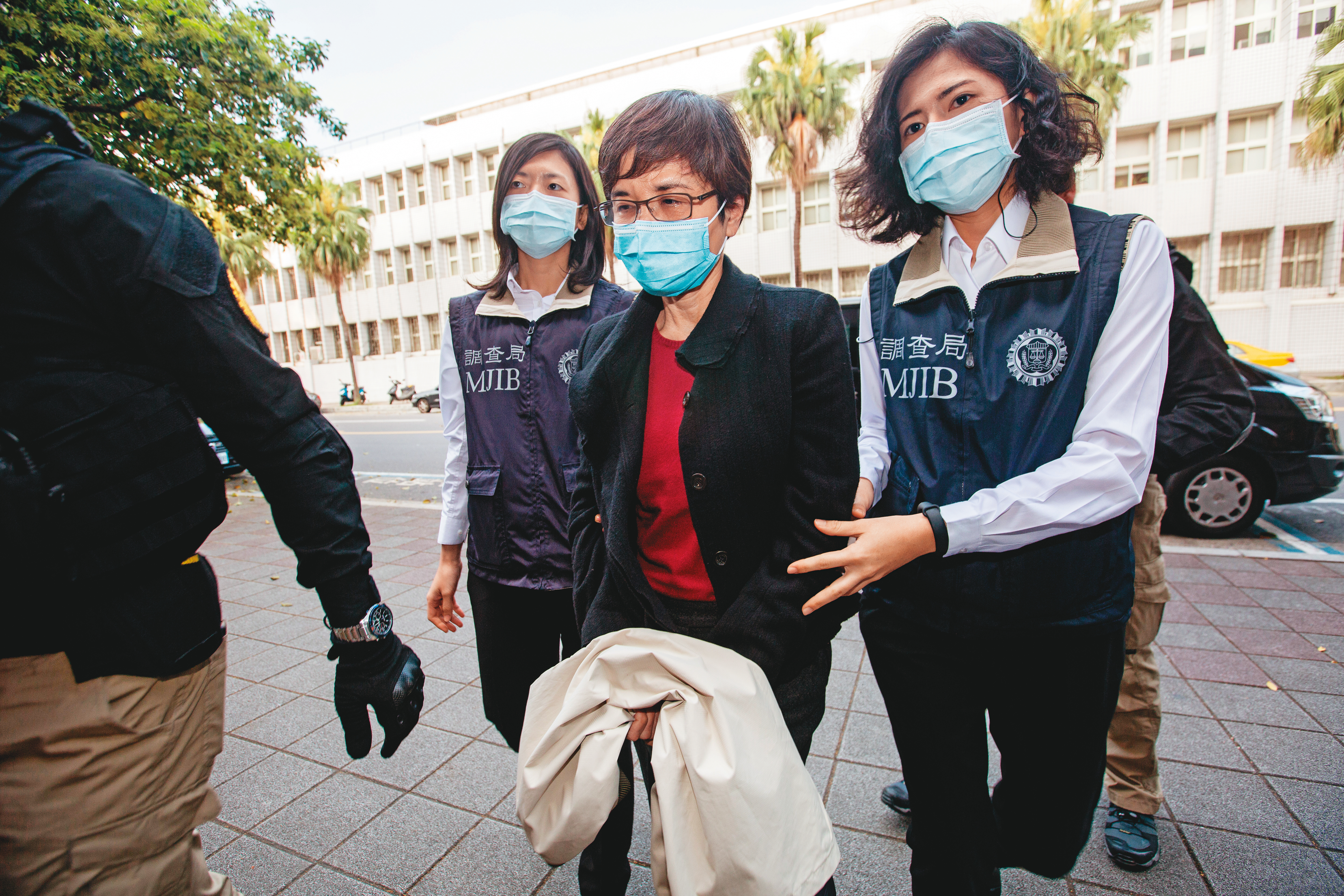 潤寅公司董娘王音之被逮後，咬出背後有更多大咖協助貸款。