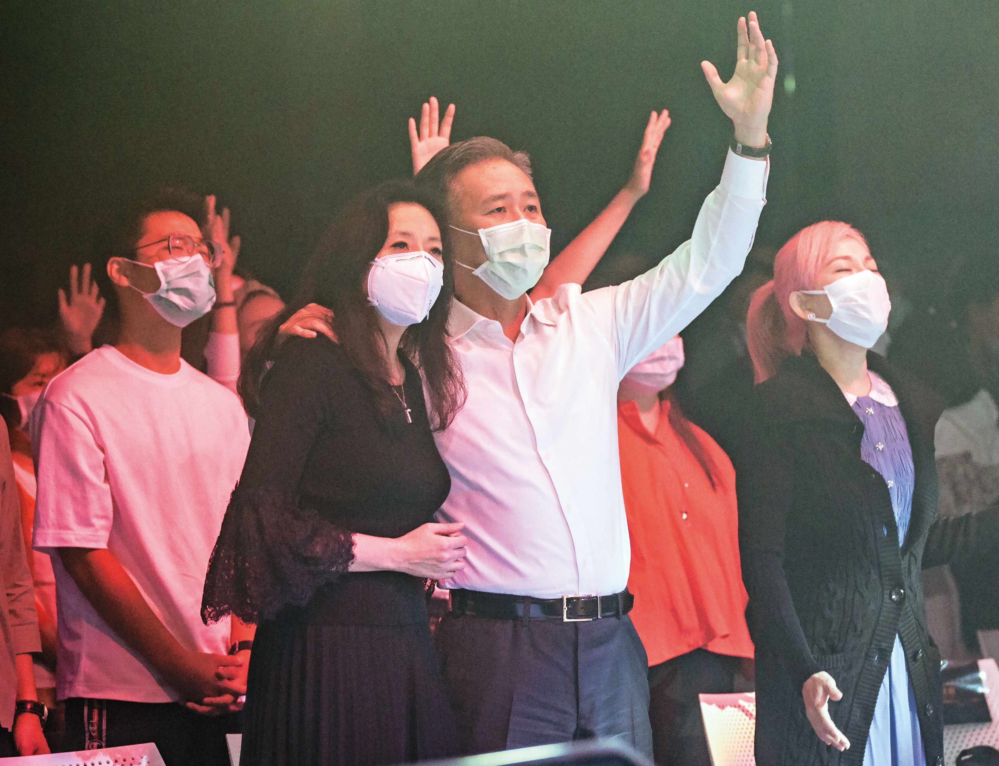 JM Eagle董事長王文祥返台隔離結束的第1個週日，攜妻子王范文華前往教會進行例行禮拜。