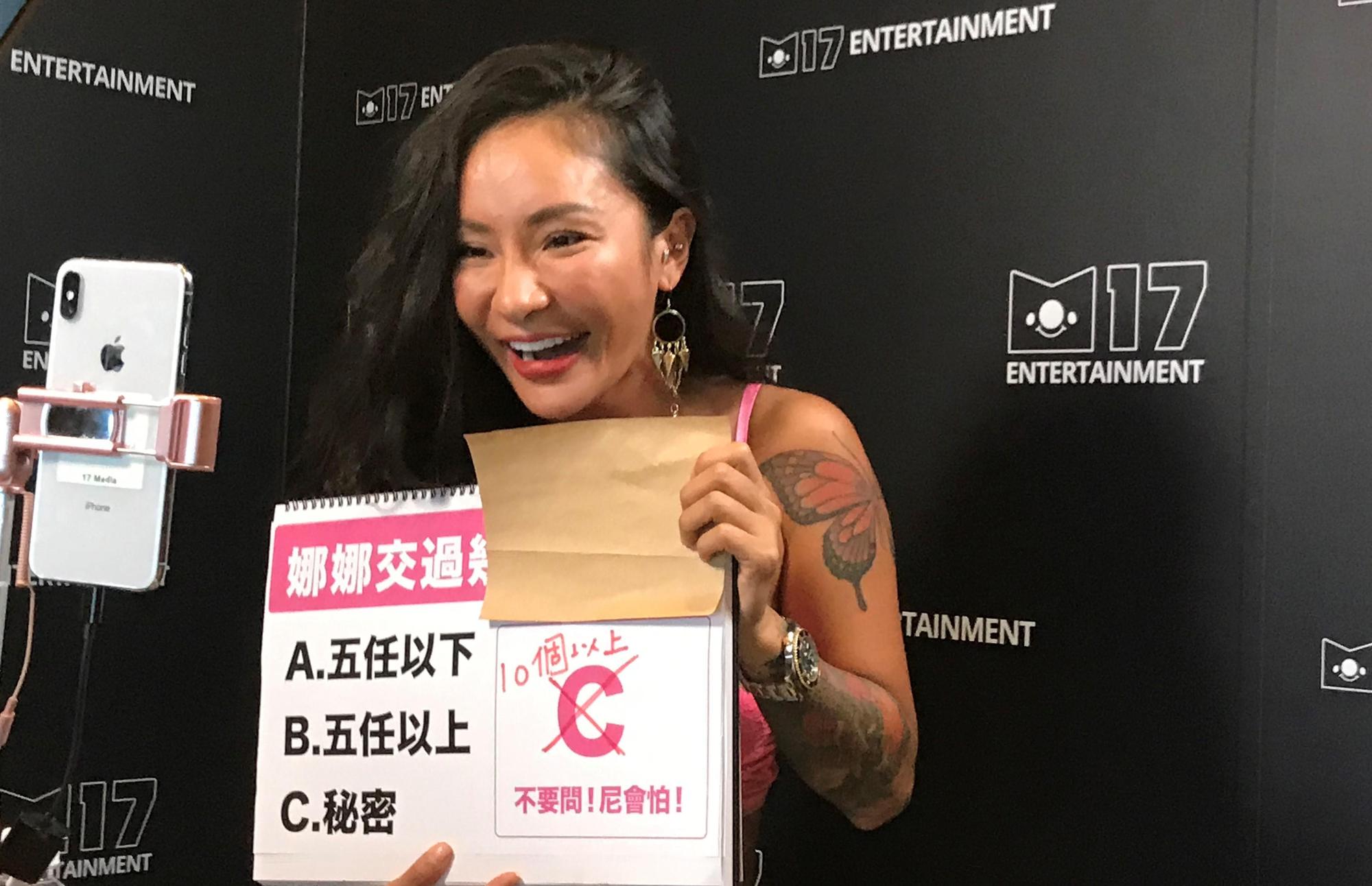 梁云菲七夕情人節前夕特別到直播平台開直播。(17LIVE提供)