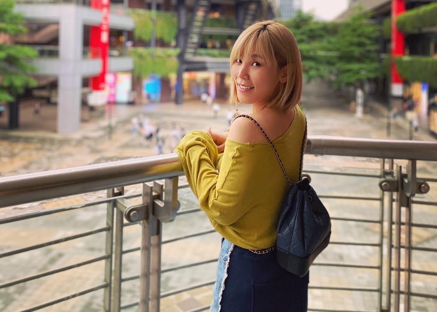 星光7班冠軍李佳薇到代銷公司上班賣房子。（翻攝自李佳薇臉書）