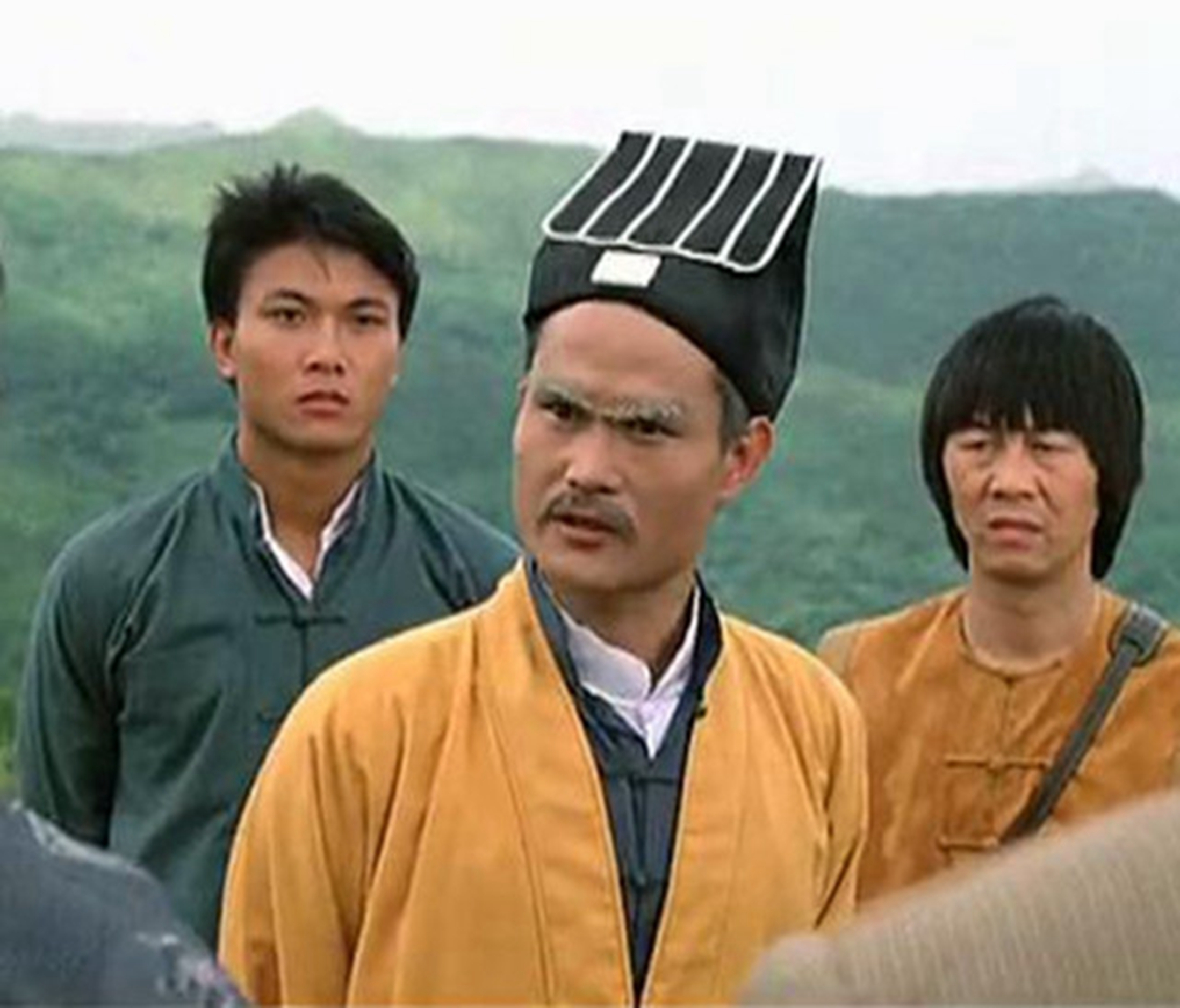 林正英與錢小豪、許冠英主演的《暫時停止呼吸》開創香港殭屍片盛世，3人都因而走紅。（網路圖片）