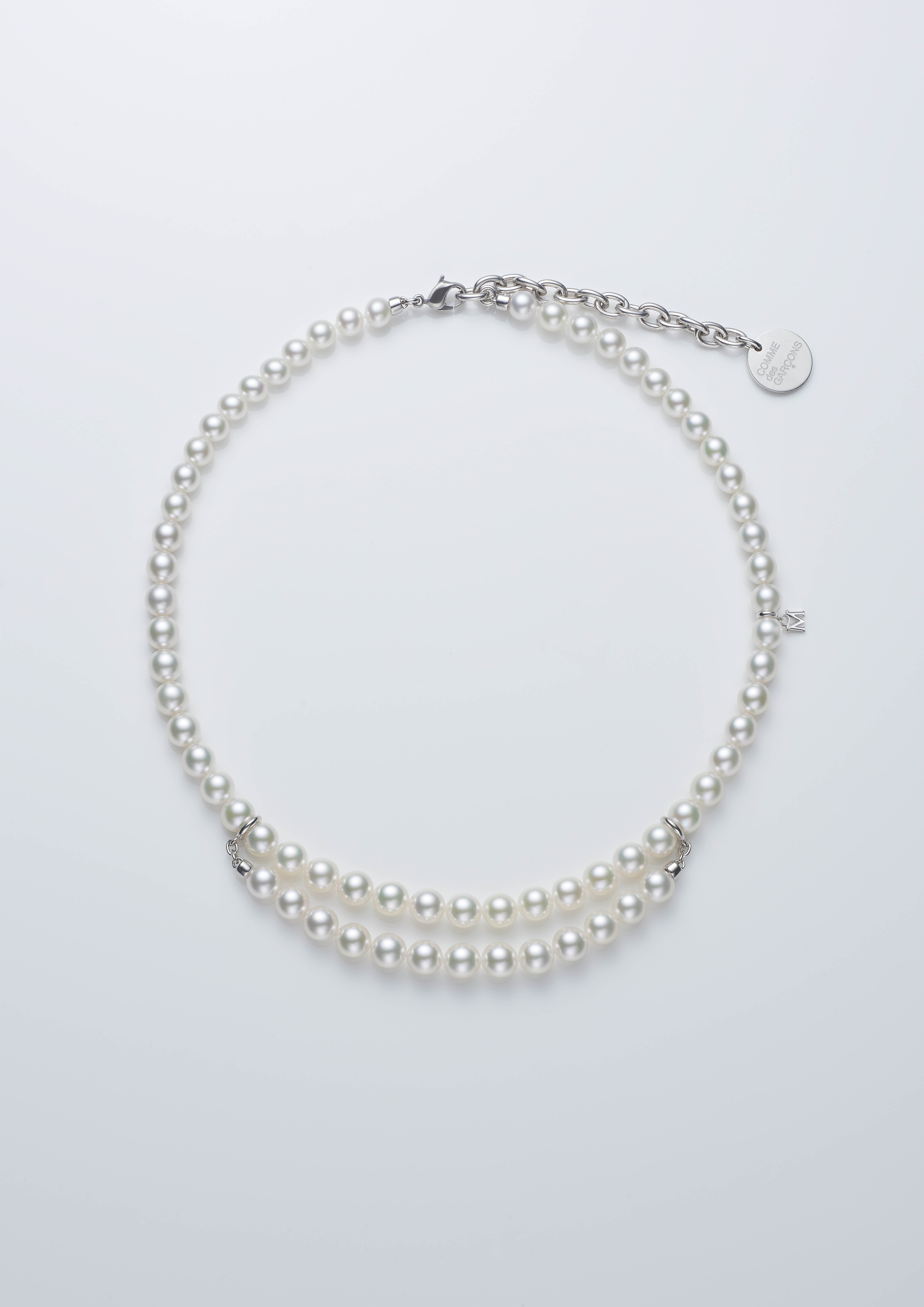 MIKIMOTO COMME des GARÇONS聯名系列珍珠串鍊。NT$261,000。(MIKIMOTO提供)