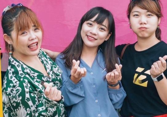 廖郁賢(左起)、黃捷、林易瑩是昔日時力黨內的「南台灣三姊妹」。(翻攝自廖郁賢臉書)