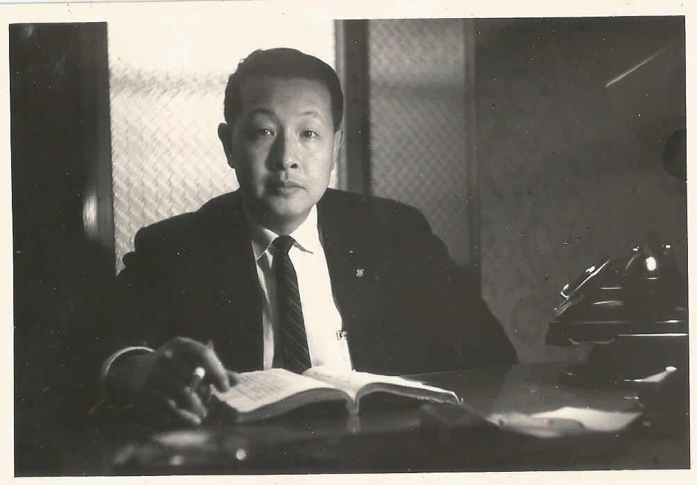 劉若英的父親劉緯文與她神韻相似，而父親一直很愛參加她的演出。（翻攝自劉若英臉書）