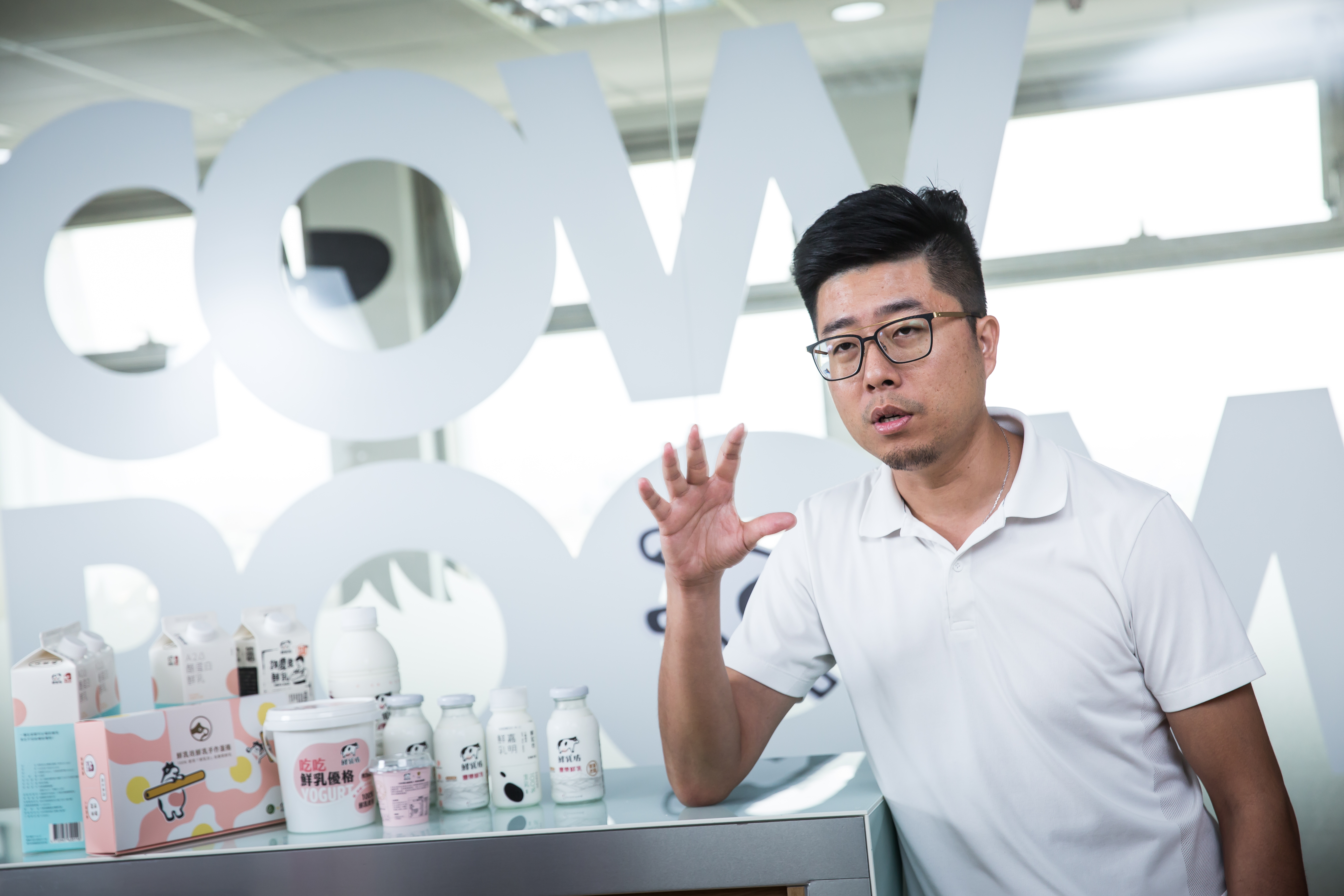 龔建嘉認為，「小農」一詞讓一些投機分子找到行銷定位，用文青的包裝，本質卻換湯不換藥，反而衍生新的食安問題。