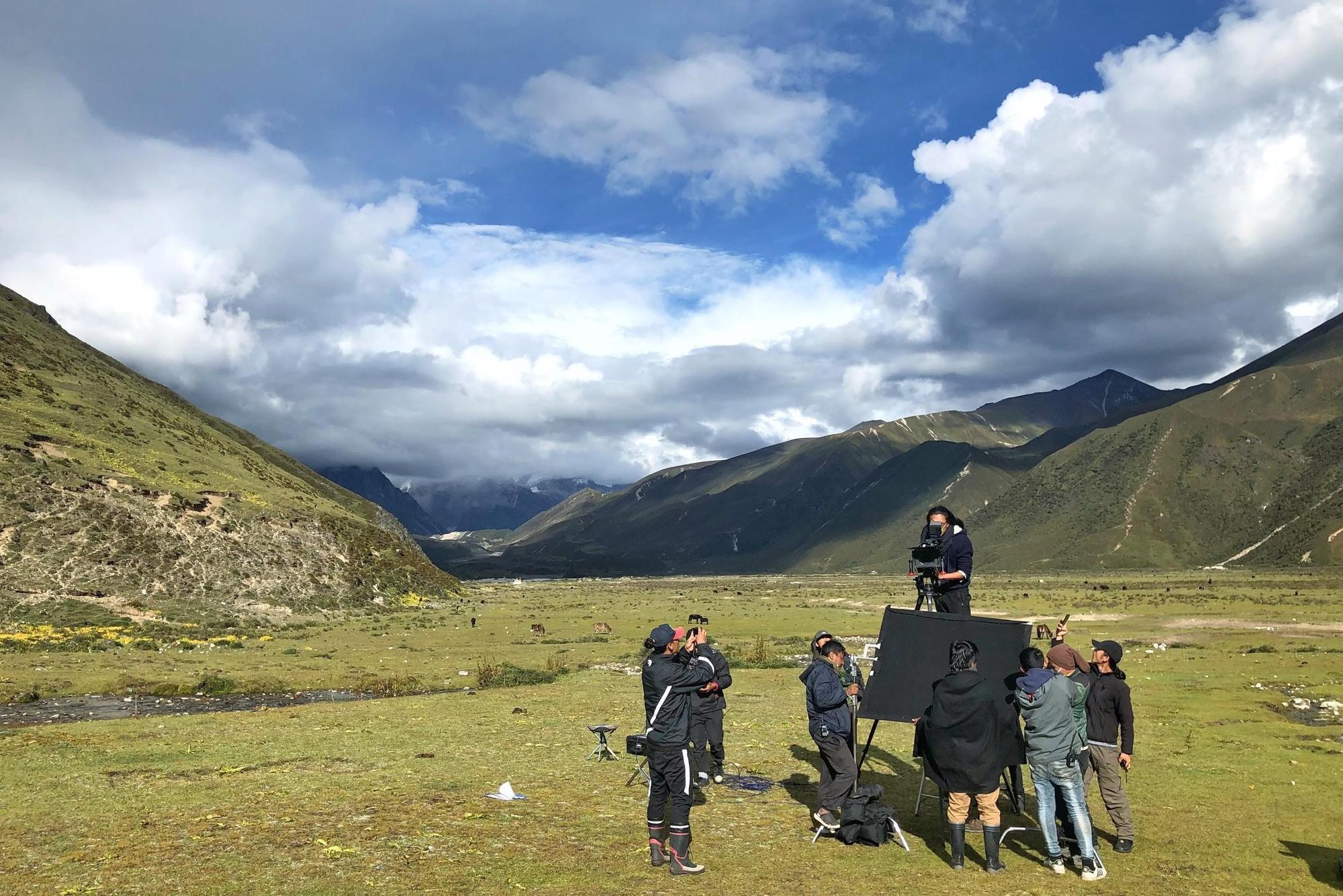 《不丹是教室》是世界第一部在偏遠高山、以太陽能拍攝的電影。(巴沃邱寧多傑提供)