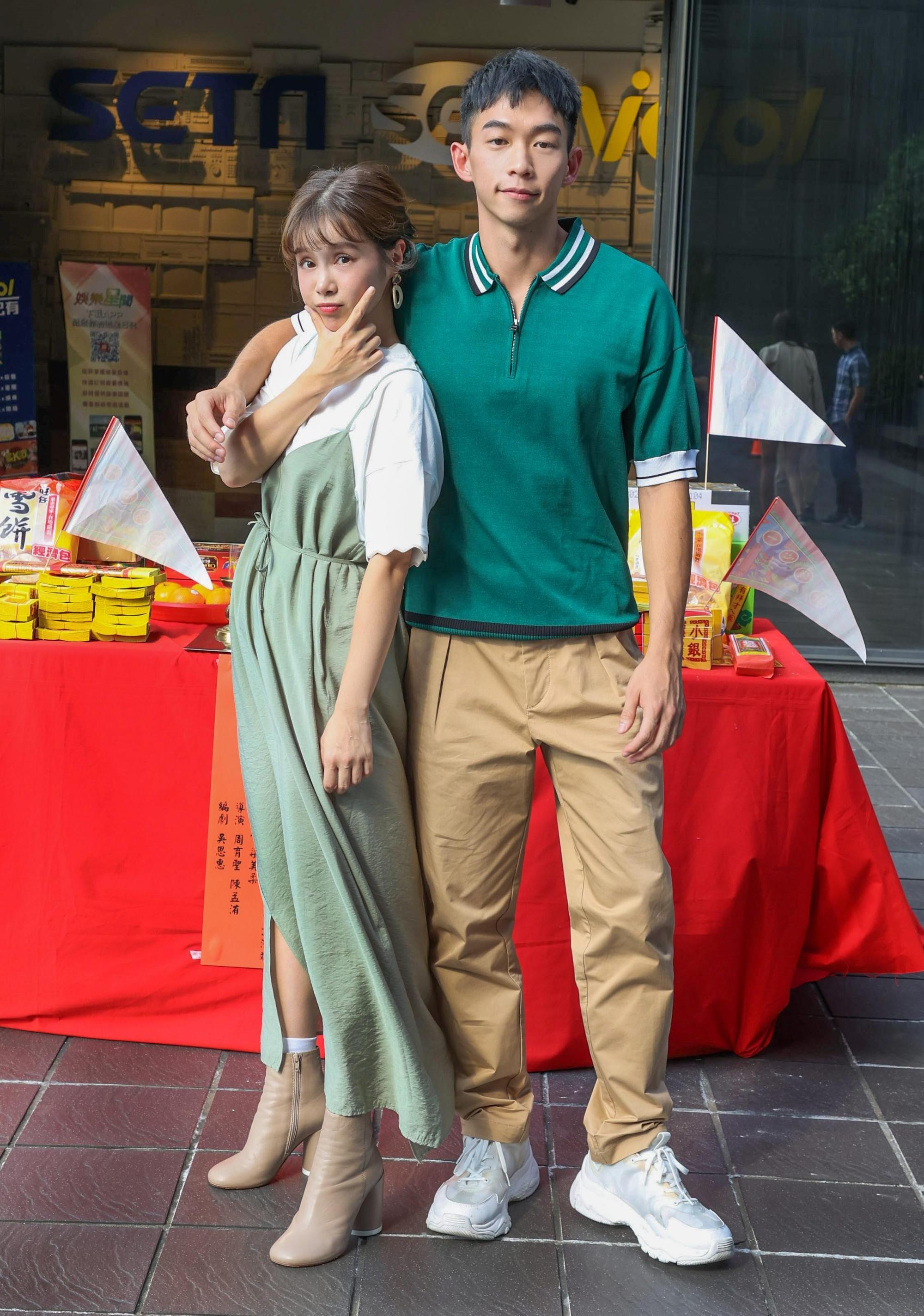 李佳穎(左)、王可元(右)在《愛不愛栗絲》中飾演一對歡喜冤家。(圖/三立提供)