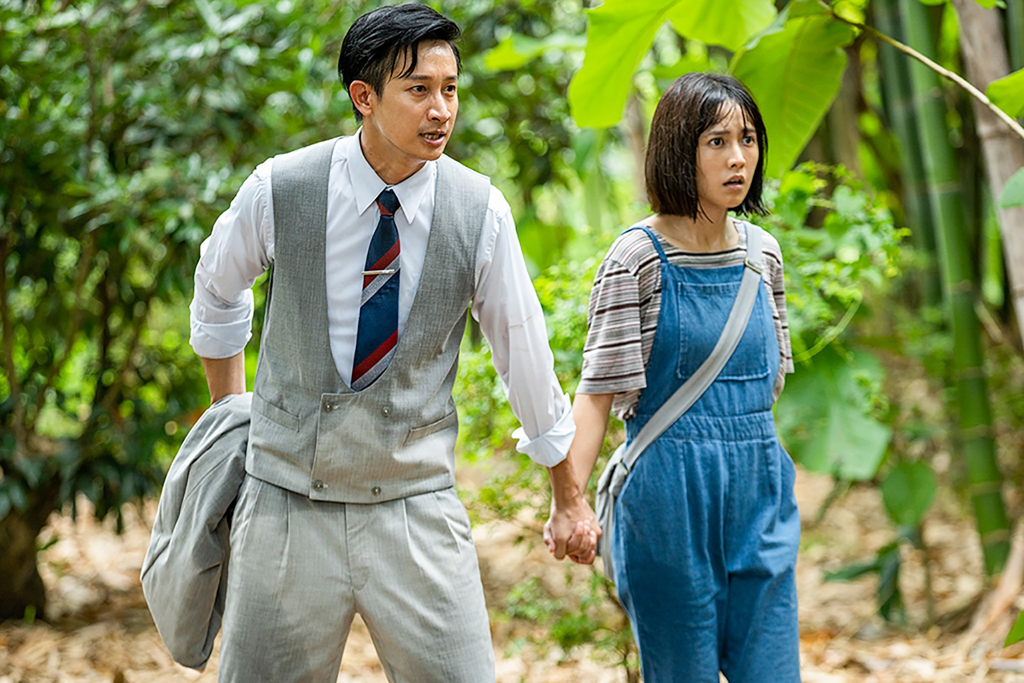 邱凱偉與大元在《羅雀高飛》查案遭歹徒追殺，成了亡命鴛鴦。（三立提供）