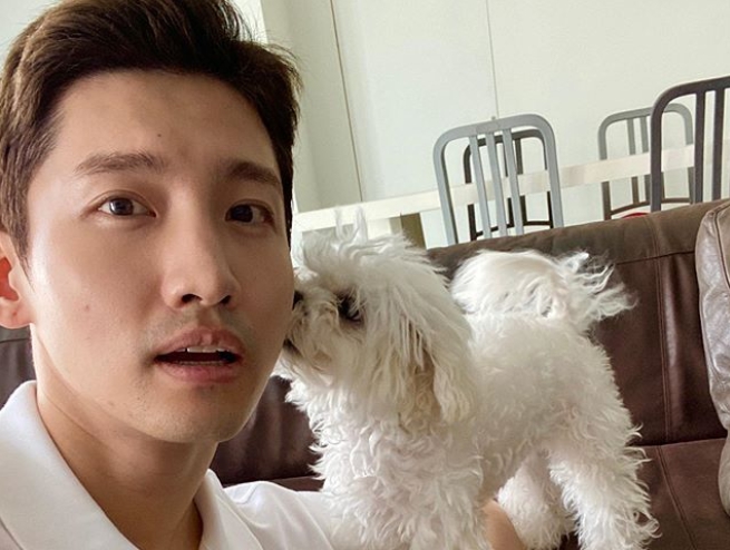 東方神起成員沈昌珉原訂9月初舉辦的婚禮,宣布延期。(翻攝自changmin88 IG)
