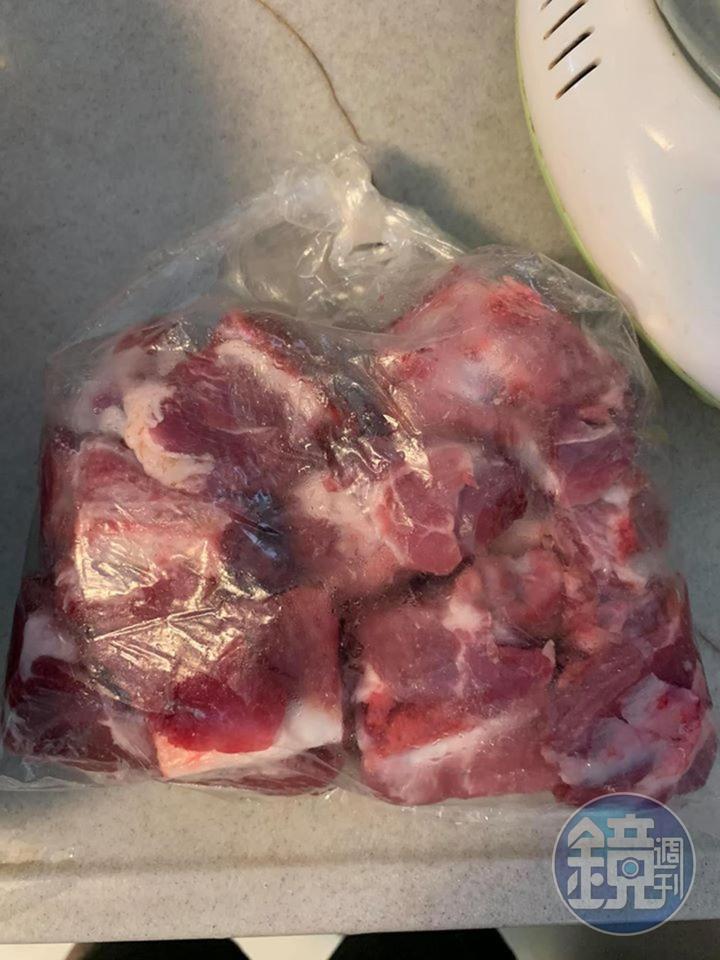 加排骨是為了熬湯頭用的。