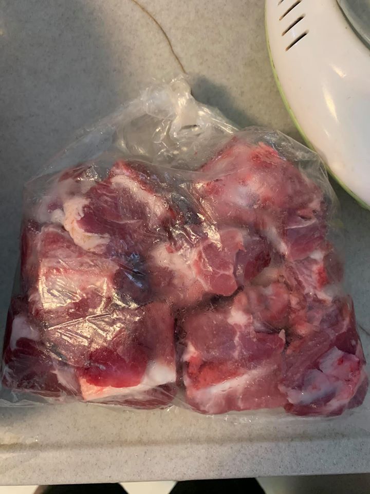 加排骨是為了熬湯頭用的。