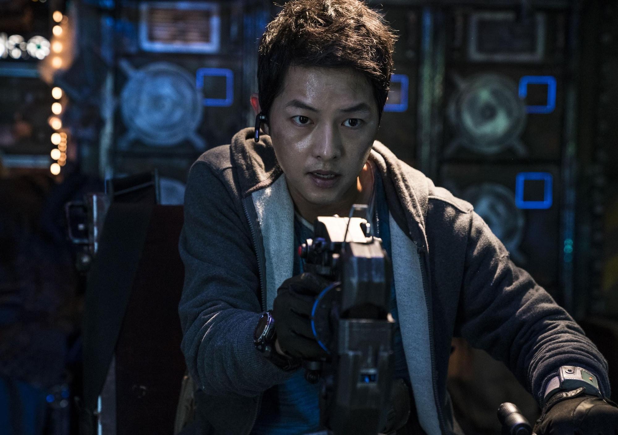 宋仲基主演新片《勝利號》再次宣布延檔，目前新上映日未定。（翻攝自daum movie）