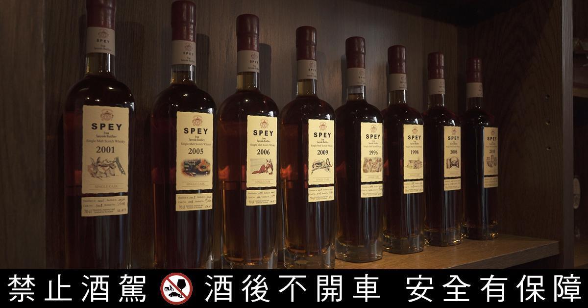 「盛世醇酒」方案可挑選查爾斯王子傳統藝術學院新銳藝術家的畫作、印製在酒標上，成為獨一無二的收藏。