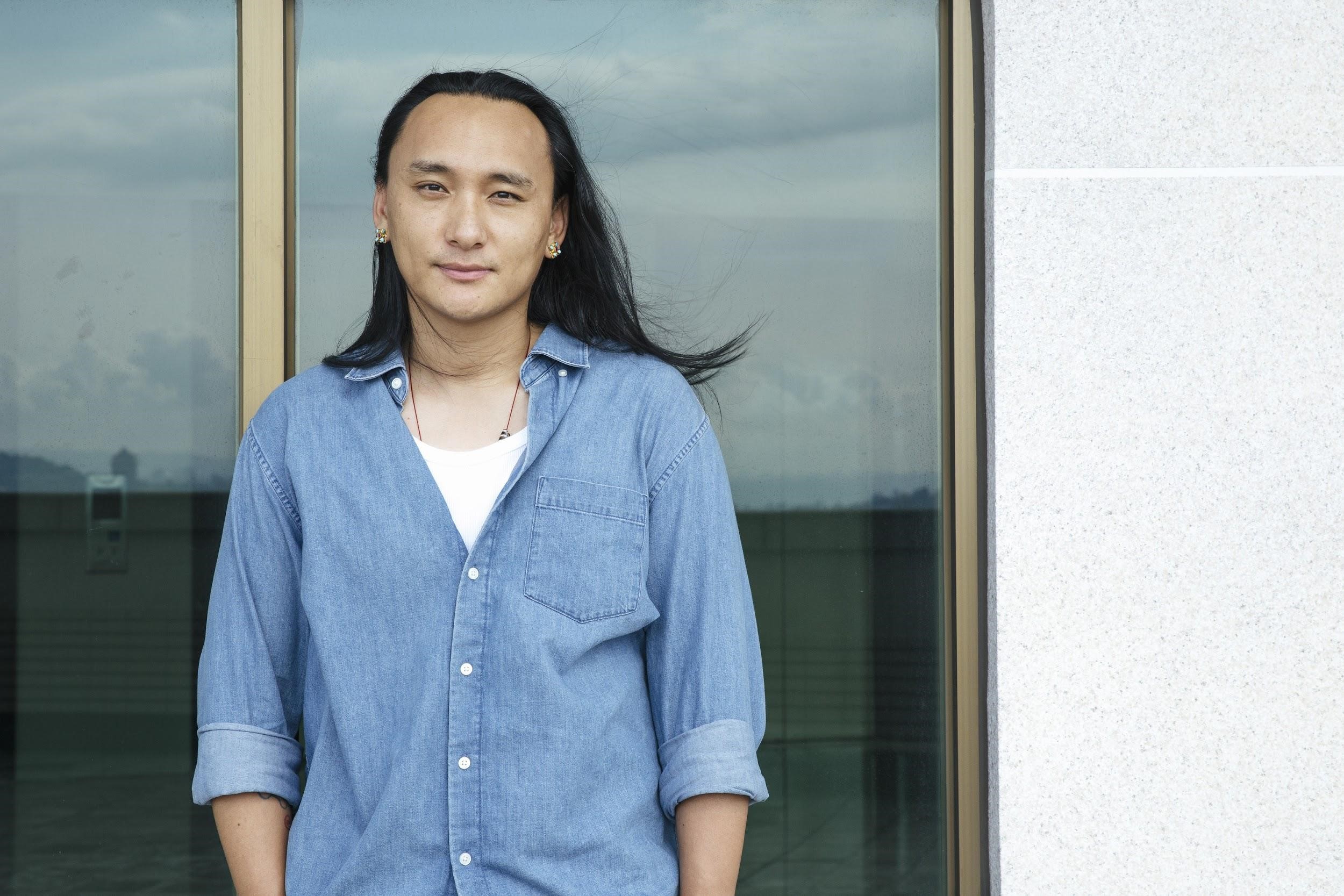 巴沃邱寧多傑表示，不丹人認為頭髮是能量，象徵靈性發展，每剪一次，就像把生命力剪掉。