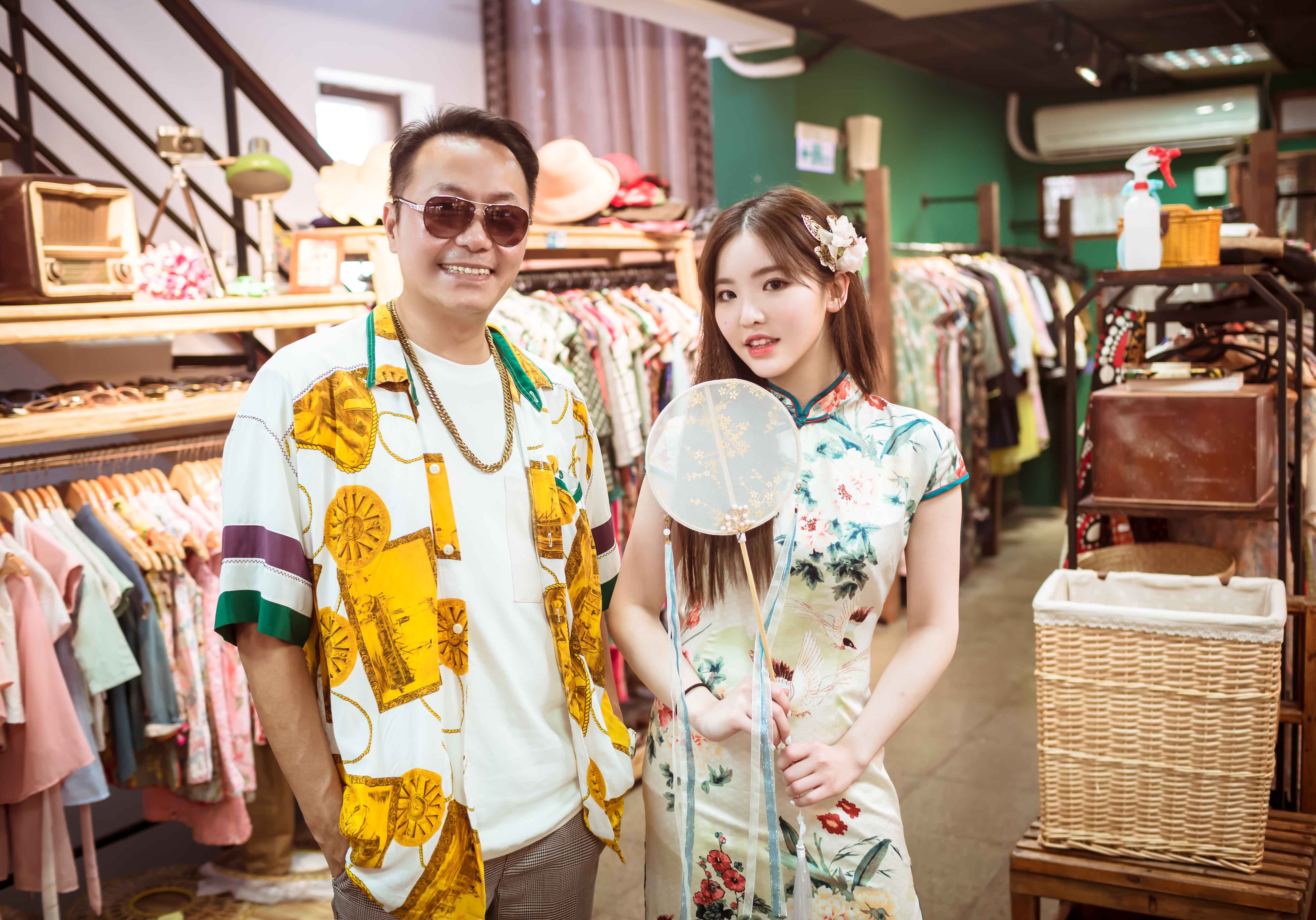 王欣晨和張克帆隨《奇幻的旅程》節目赴宜蘭遊玩，並換上民初的鳳仙裝亮相。（歆動音樂提供）