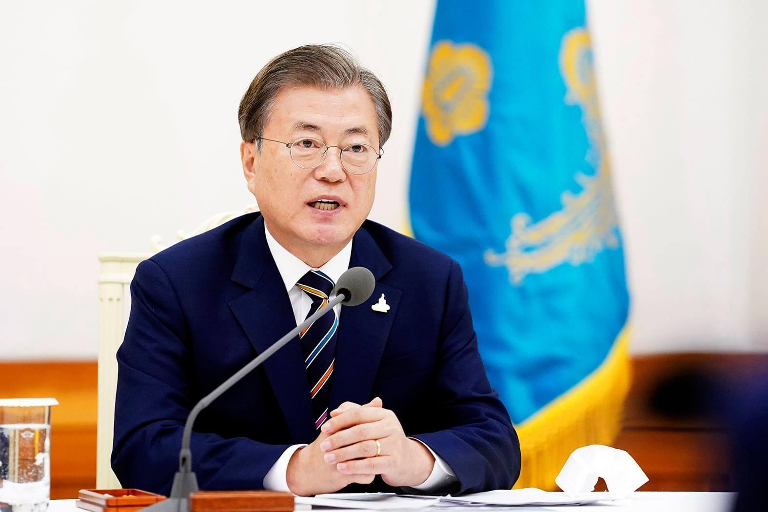 文在寅宣布內閣改組,將由徐旭接任新國防部長一職。(翻攝自文在寅臉書)