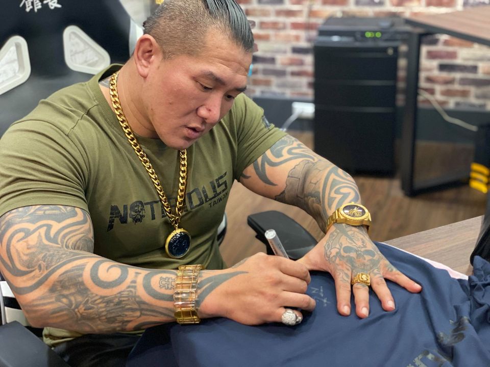 館長手術順利，妻子發文感謝護理人員。（翻攝自飆捍粉絲專頁）