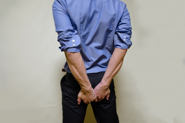 有男子將「鋼鐵砲彈」塞入肛門，鮮血直流送醫取出。（示意圖，翻攝自photo-ac）