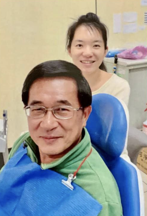 陳水扁PO出女兒陳幸妤替他做3D齒雕的照片,寫下「幸妤,感謝有妳」。(翻攝自「陳水扁新勇哥物語」臉書粉專)