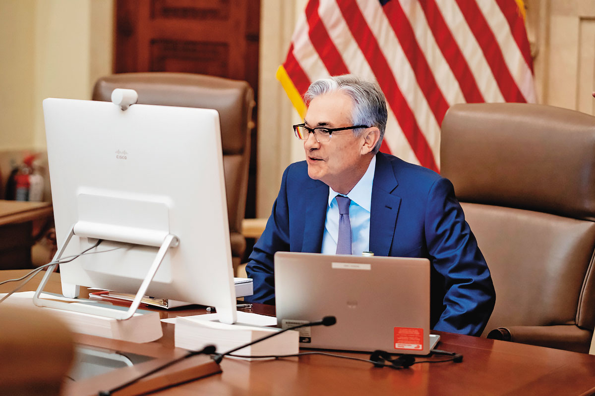 美聯準會主席鮑威爾在全球央行年會中發表視訊演說，其中以設立平均通貨膨脹率以及貨幣政策對就業數據反應最受重視。（翻攝聯準會官網）