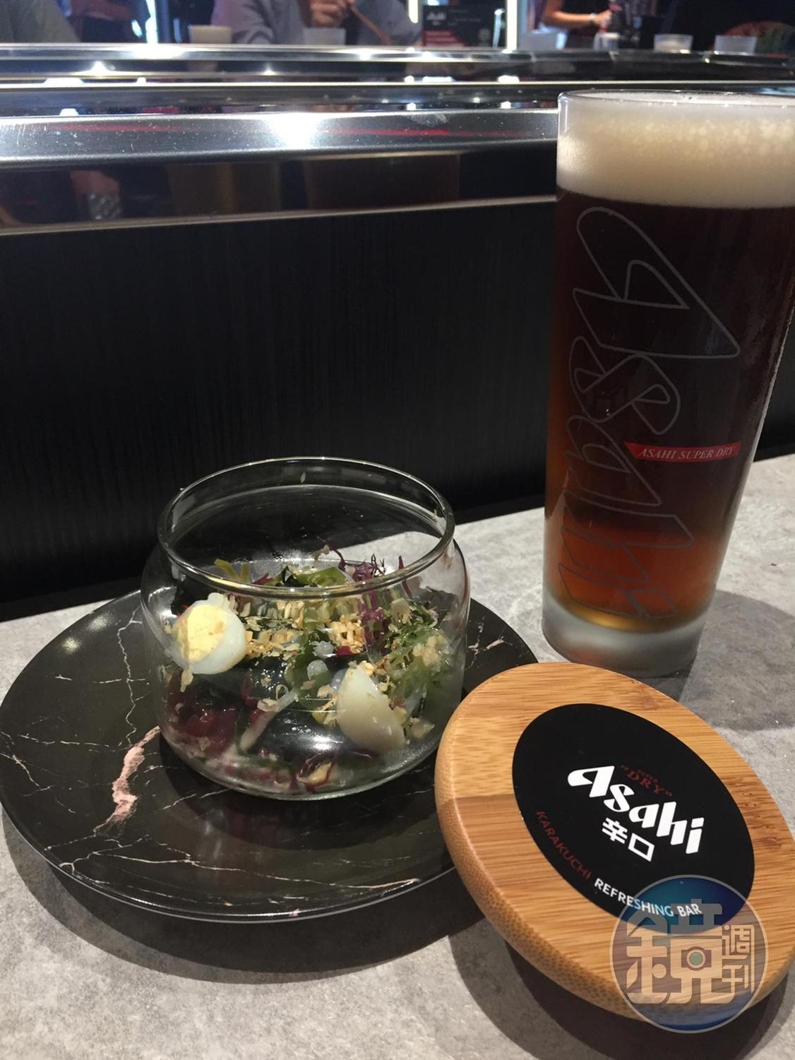 「煙燻海草物」一開蓋,濃郁煙燻撲鼻,勾人食欲。(120元/份)