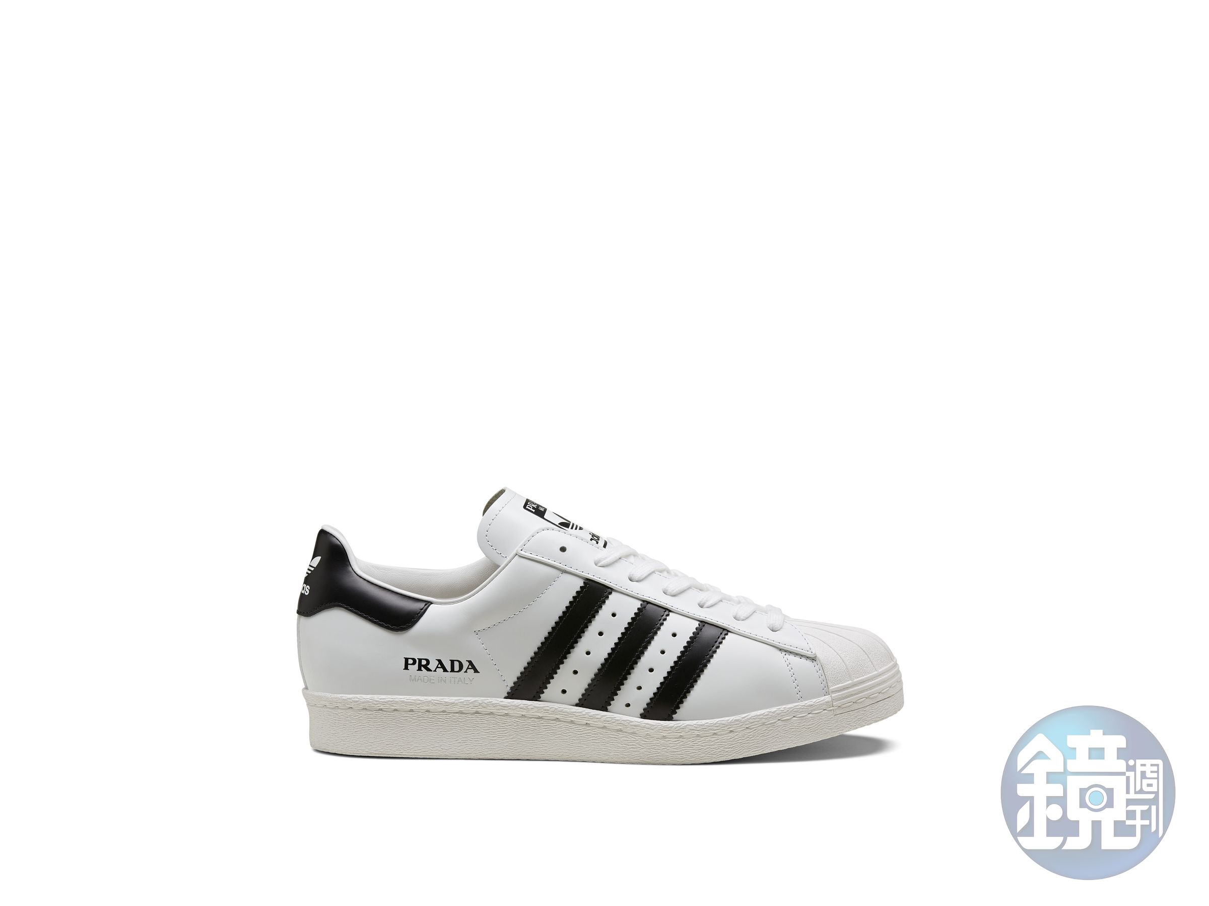 PRADA Superstar白色款。NT$15,500。（PRADA提供）