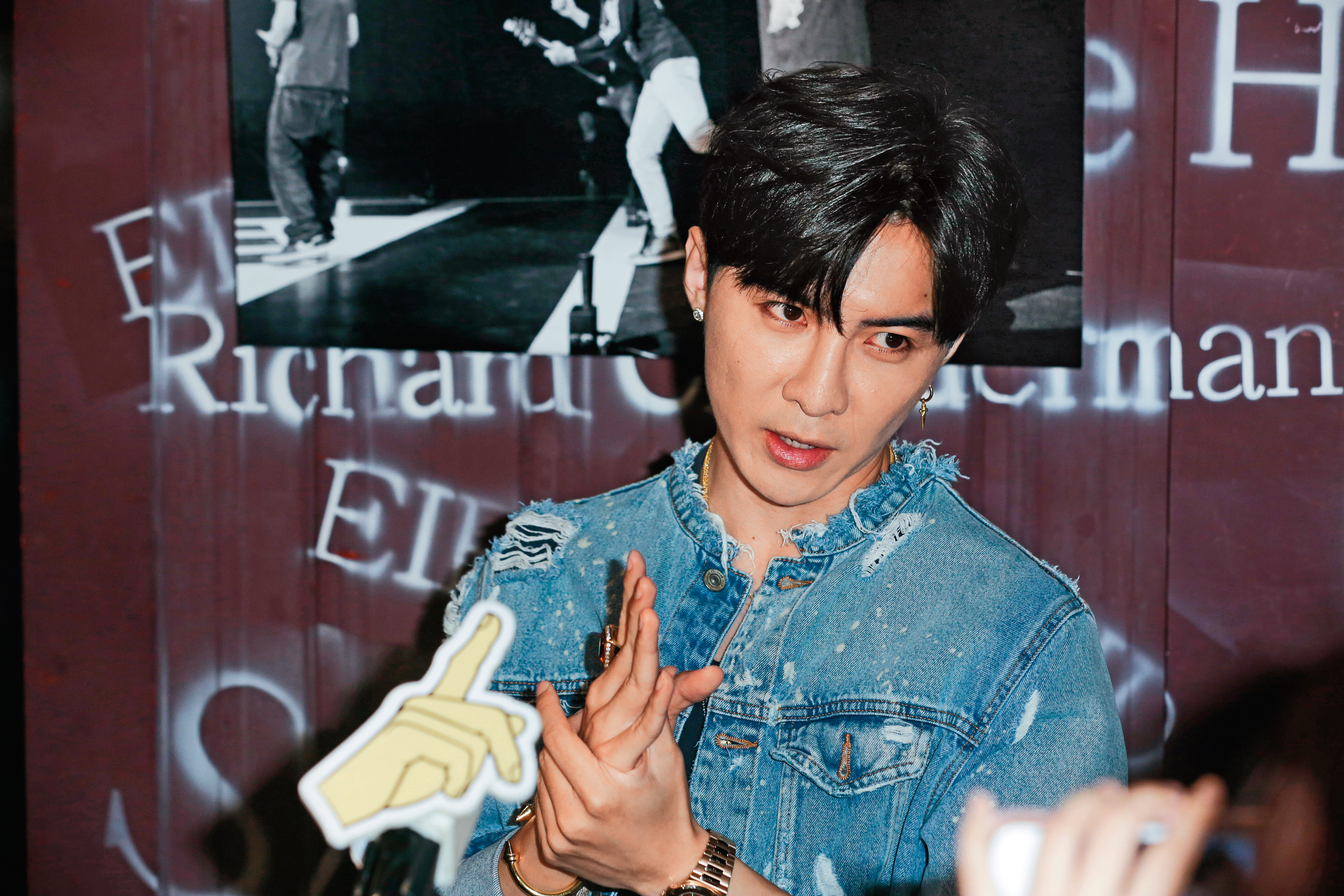 而今唐禹哲山根隆起，帥嗎？