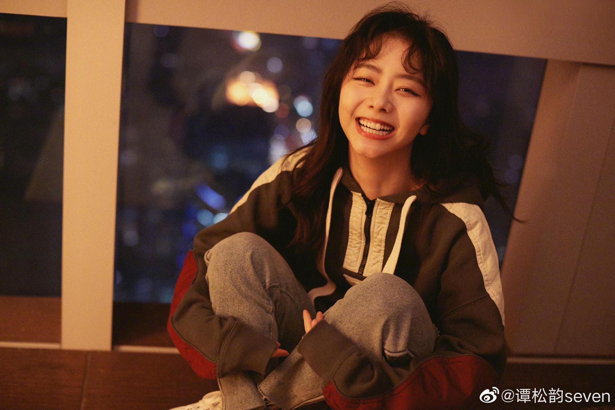 中國大陸女星譚松韻(圖)的母親遭撞死,昨她現身法院參與開庭。(翻攝譚松韻微博)