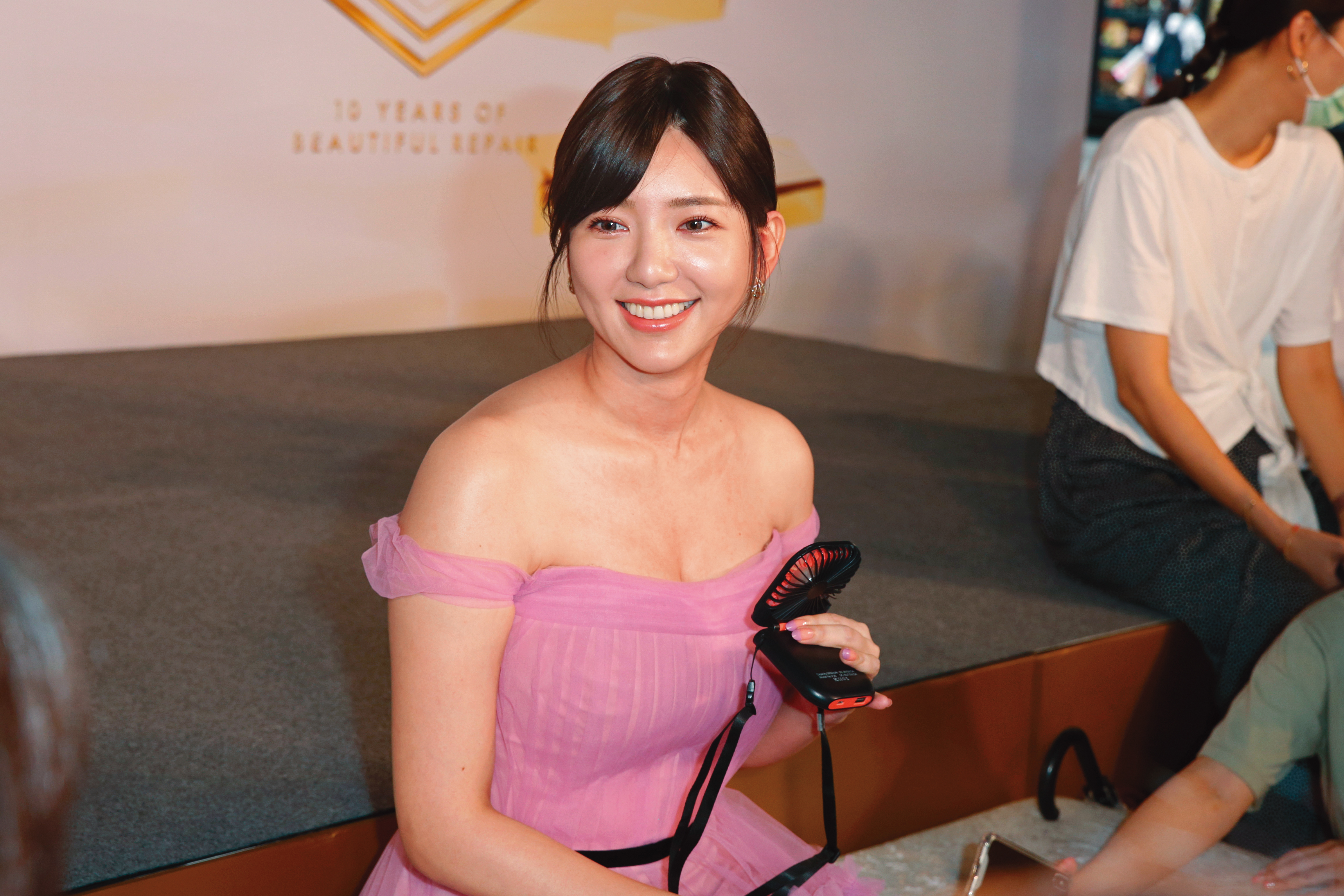 業界傳出李康生關於妓女的新片，原本鎖定郭雪芙當女主角，但最後由李千那遞補。