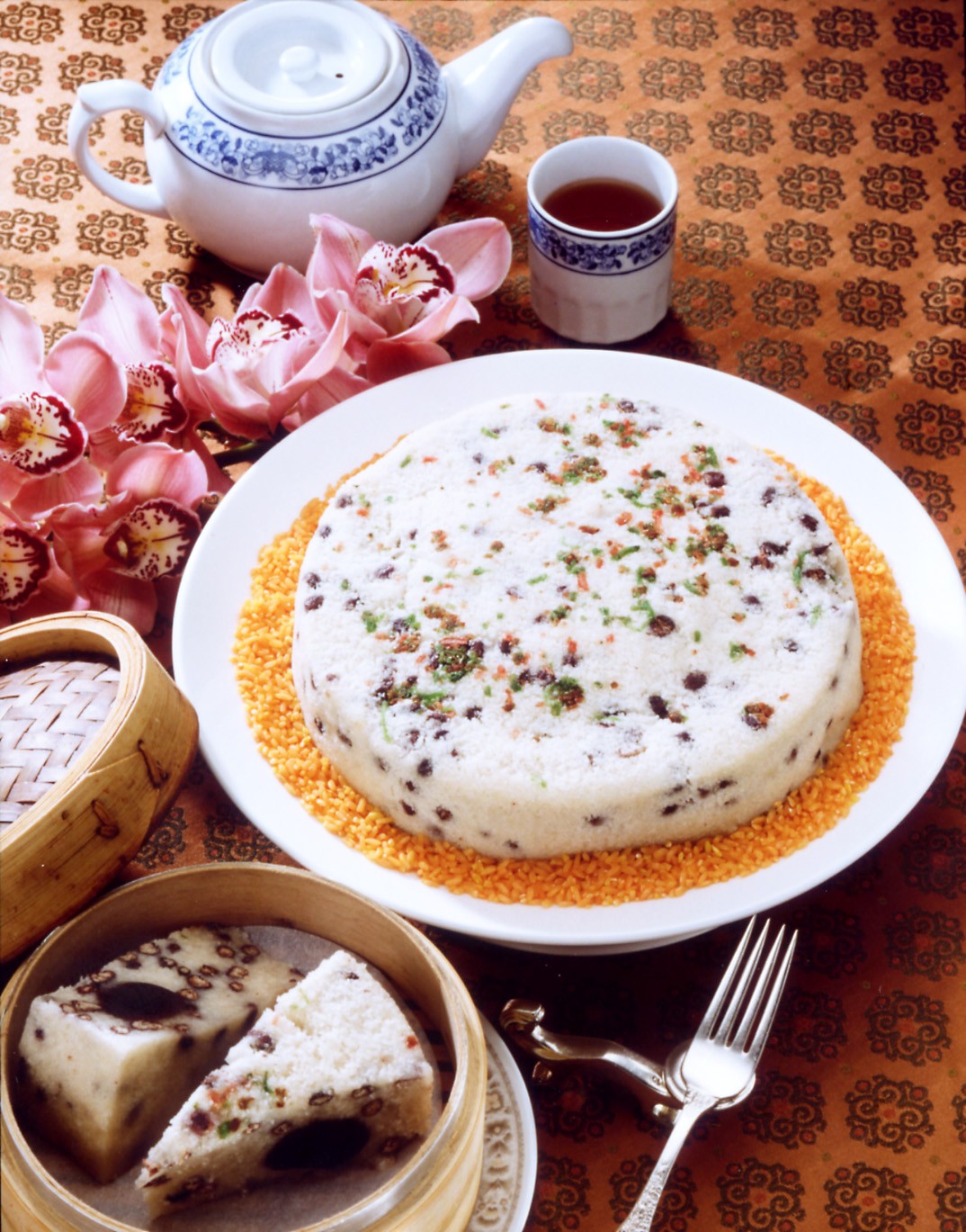 林育生說，蔣夫人最愛的紅豆鬆糕，正統祕方就藏在圓山飯店。（圓山飯店提供）